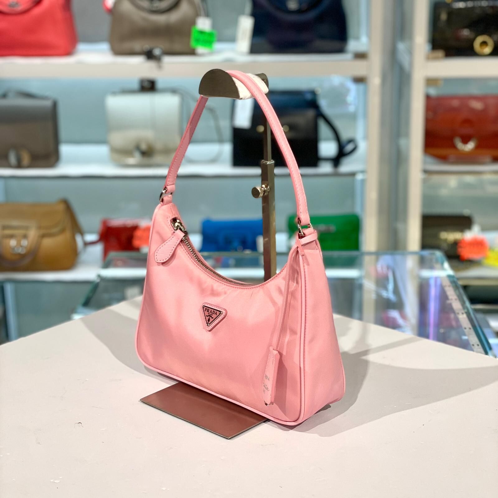 全新PRADA Hobo INE204 腋下包粉色尼龍粉扣 #BRAND NEW #香榭站正品