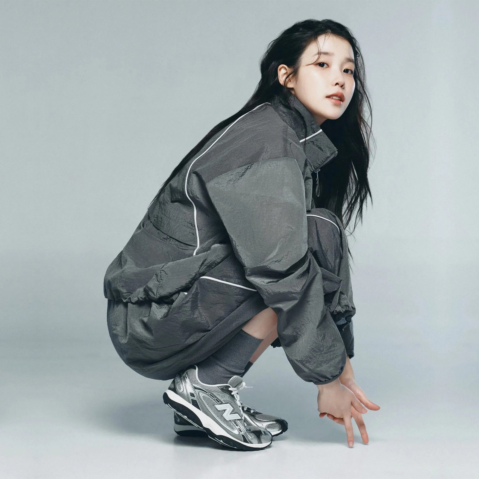 New Balance 204L "Silver Grey" 銀灰 金屬 亮面 薄底 Miu Miu 復古休閒鞋 IU 李知恩 同款 U204L1KP