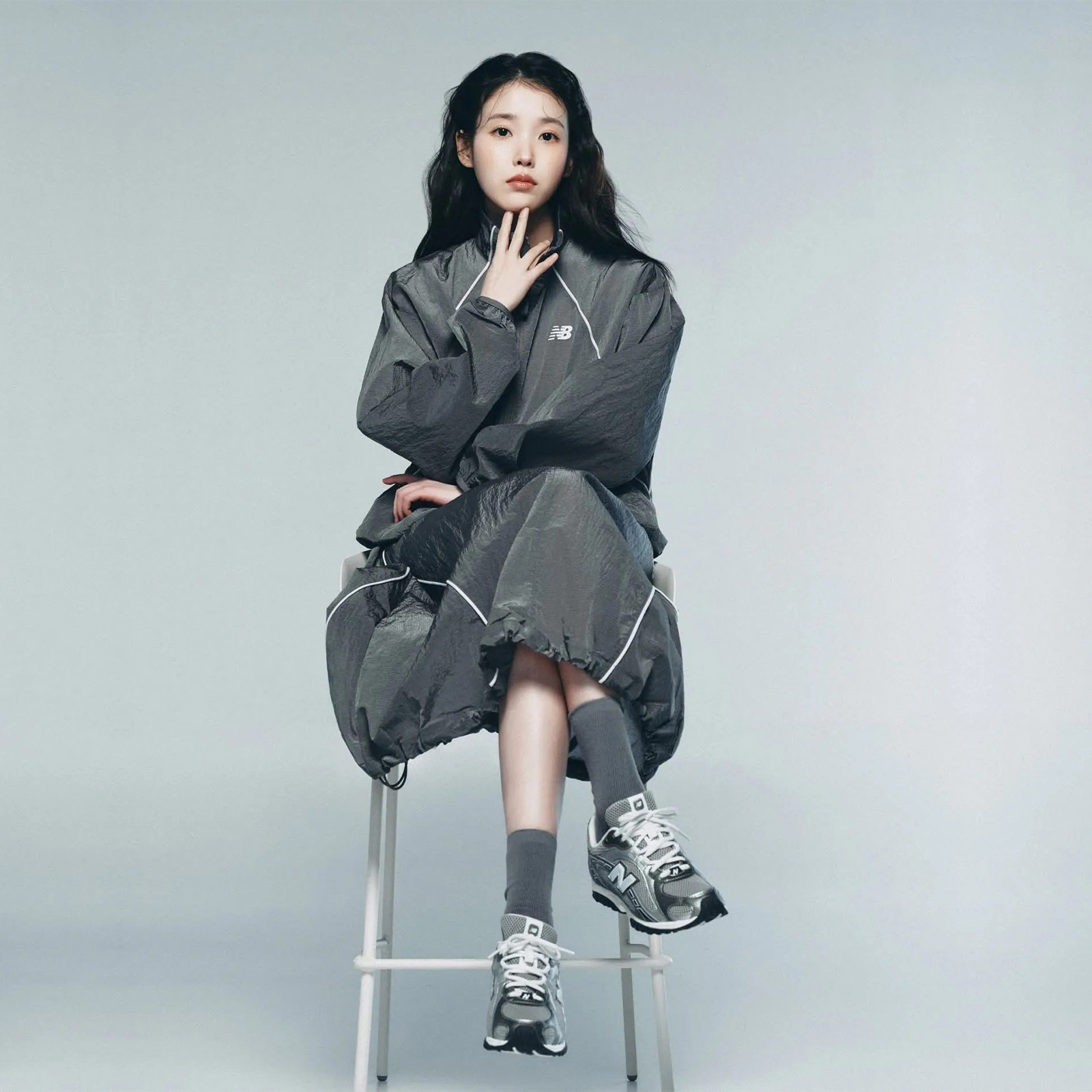New Balance 204L "Silver Grey" 銀灰 金屬 亮面 薄底 Miu Miu 復古休閒鞋 IU 李知恩 同款 U204L1KP