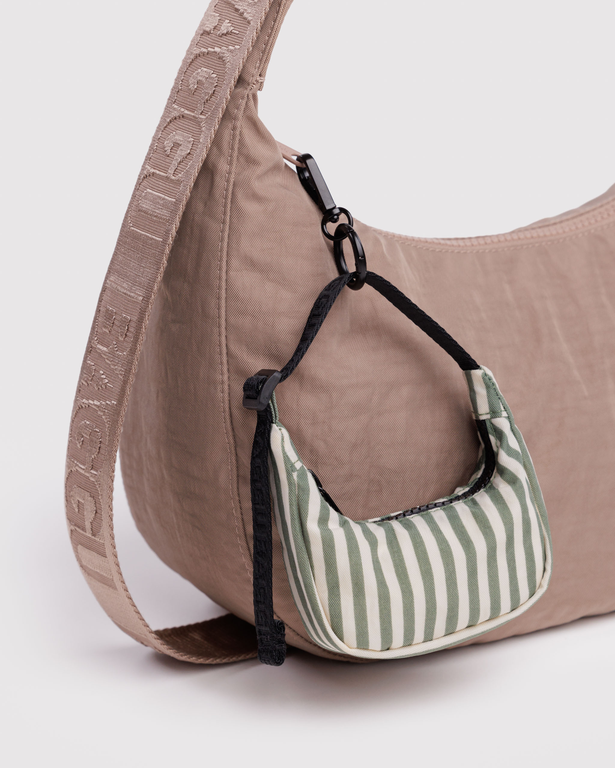 Crescent Bag Charm - Sage Stripe｜BAGGU