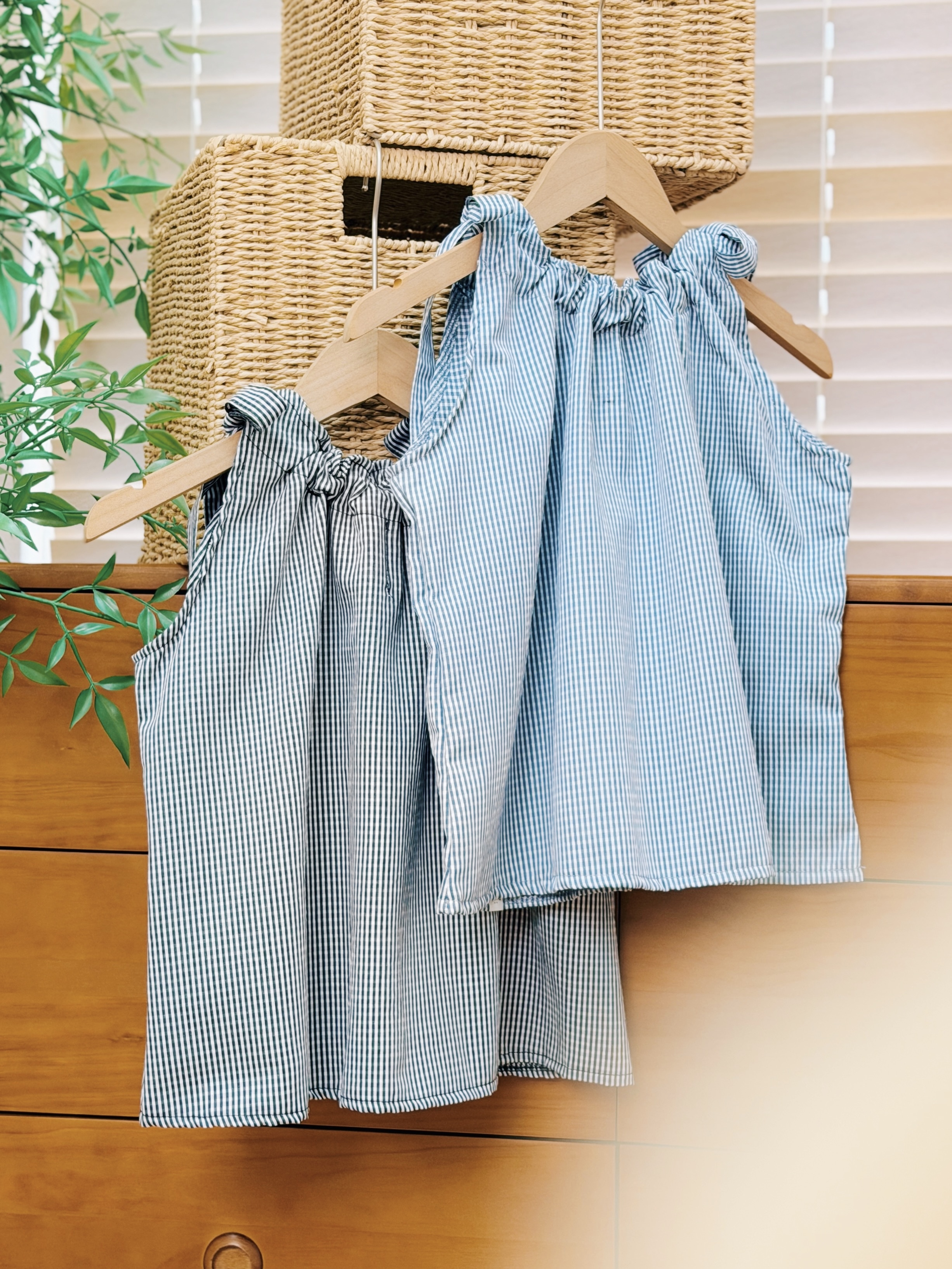 兩色 / 細格紋束領蝴蝶結背心 / Gingham Ruffled Halter Tie-Neck Top