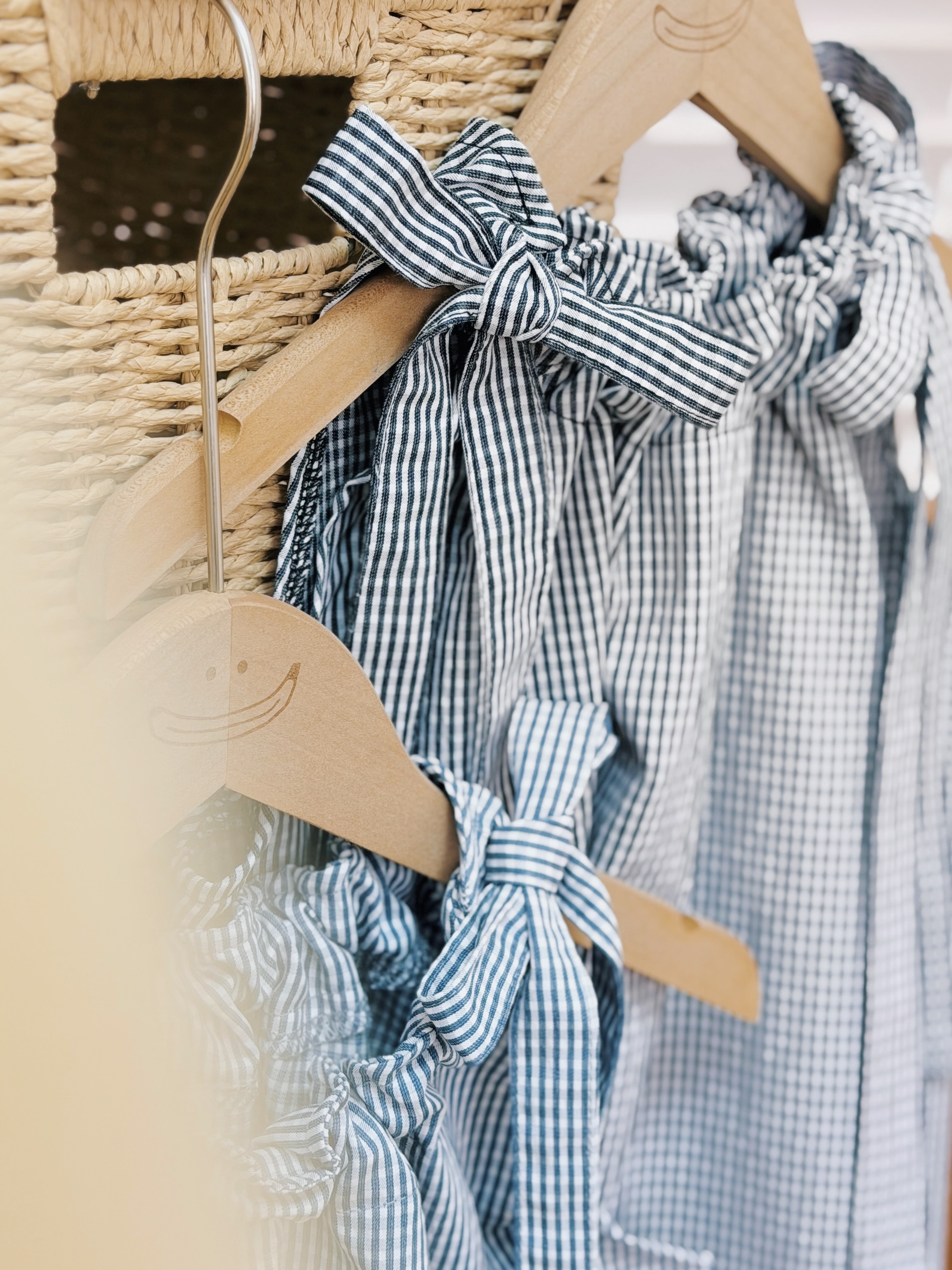 兩色 / 細格紋束領蝴蝶結背心 / Gingham Ruffled Halter Tie-Neck Top