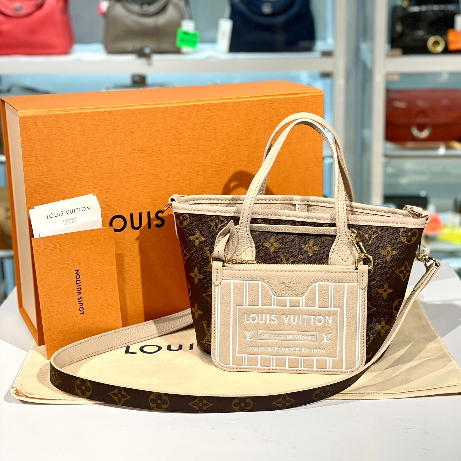 本週特價!!! 全新LV斜背包 M25657 新款 Neverfull Inside Out BB 啡色帆布/灰色牛皮雙面 #BRAND NEW#香榭站