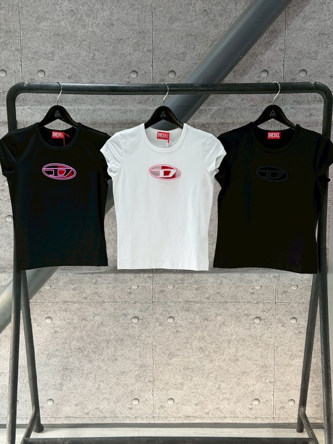 現貨折扣 DIESEL 經典鏤空D Logo 女款短袖 T