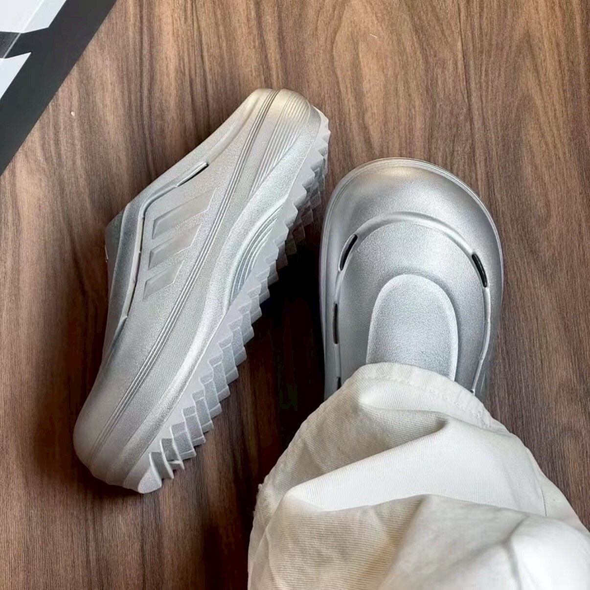 【Luxury】 ADIDAS OZWAVE CLOG OZEAVE CLOG 宇宙銀拖鞋包頭拖鞋 銀色 米白色 黑色 JR6757 JR9272 JR6761