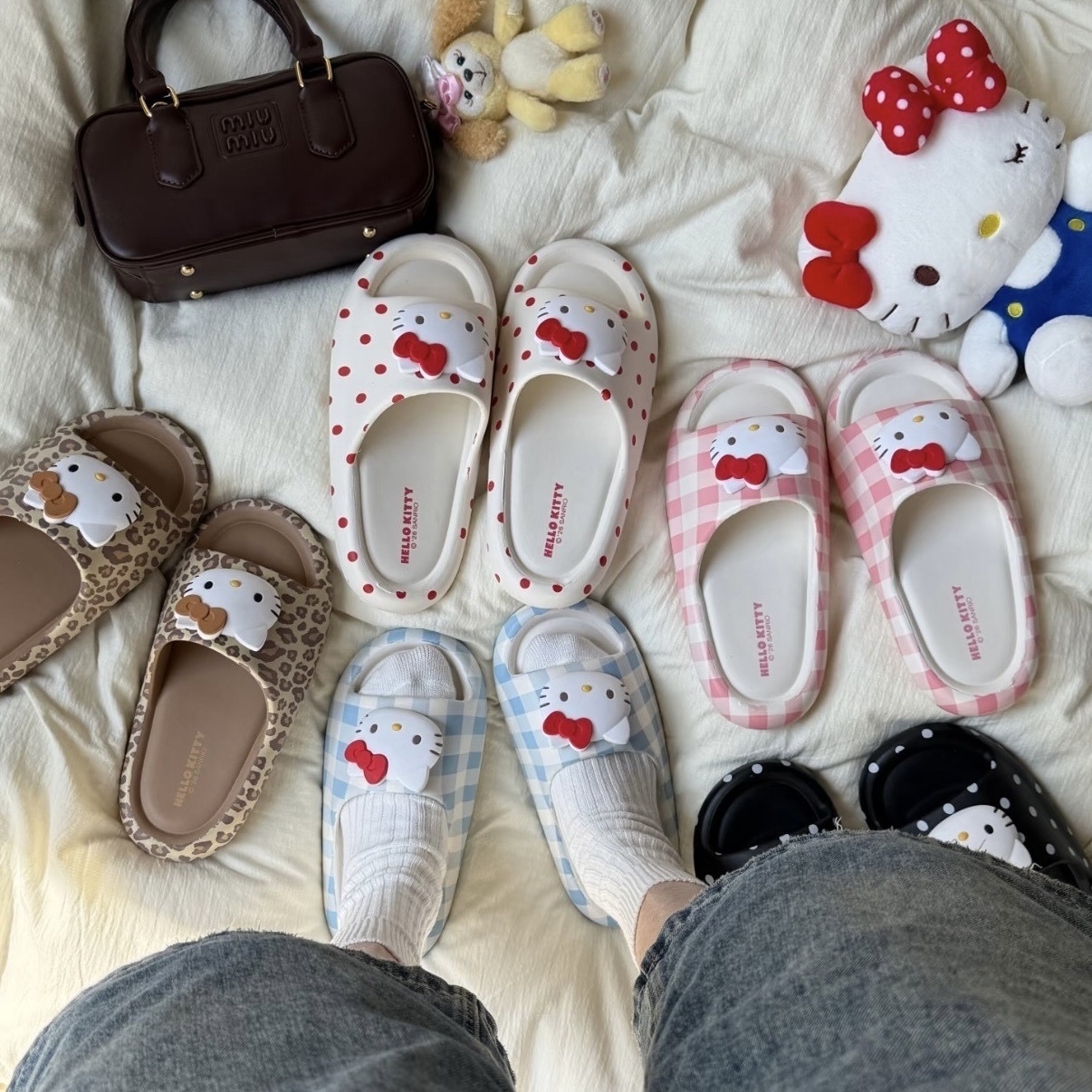 (預購） 正版授權Hello Kitty 三麗鷗踩屎感防水拖鞋
