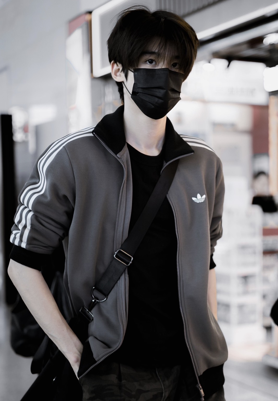 Adidas originals 立領 深灰褐  三線 夾克 外套 KY8454