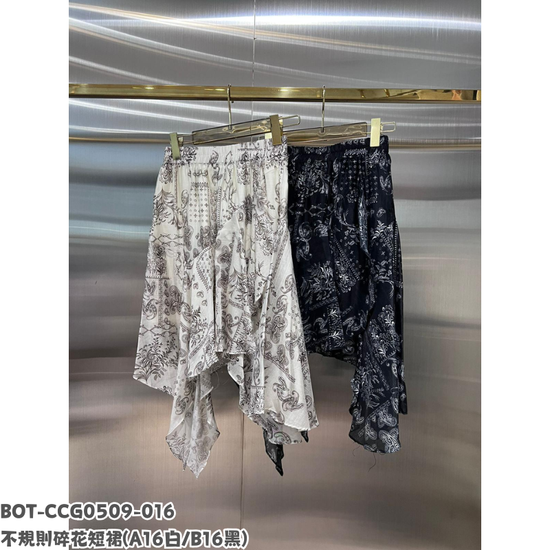 BOT-CCG0509-016 不規則碎花短裙 (A16白/B16黑)