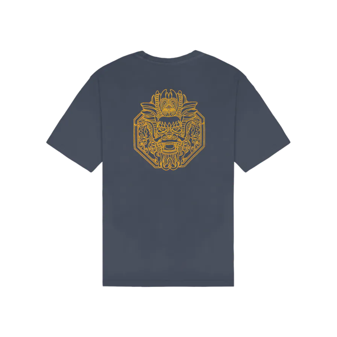藍灰色T-shirt背面大型圖案範例