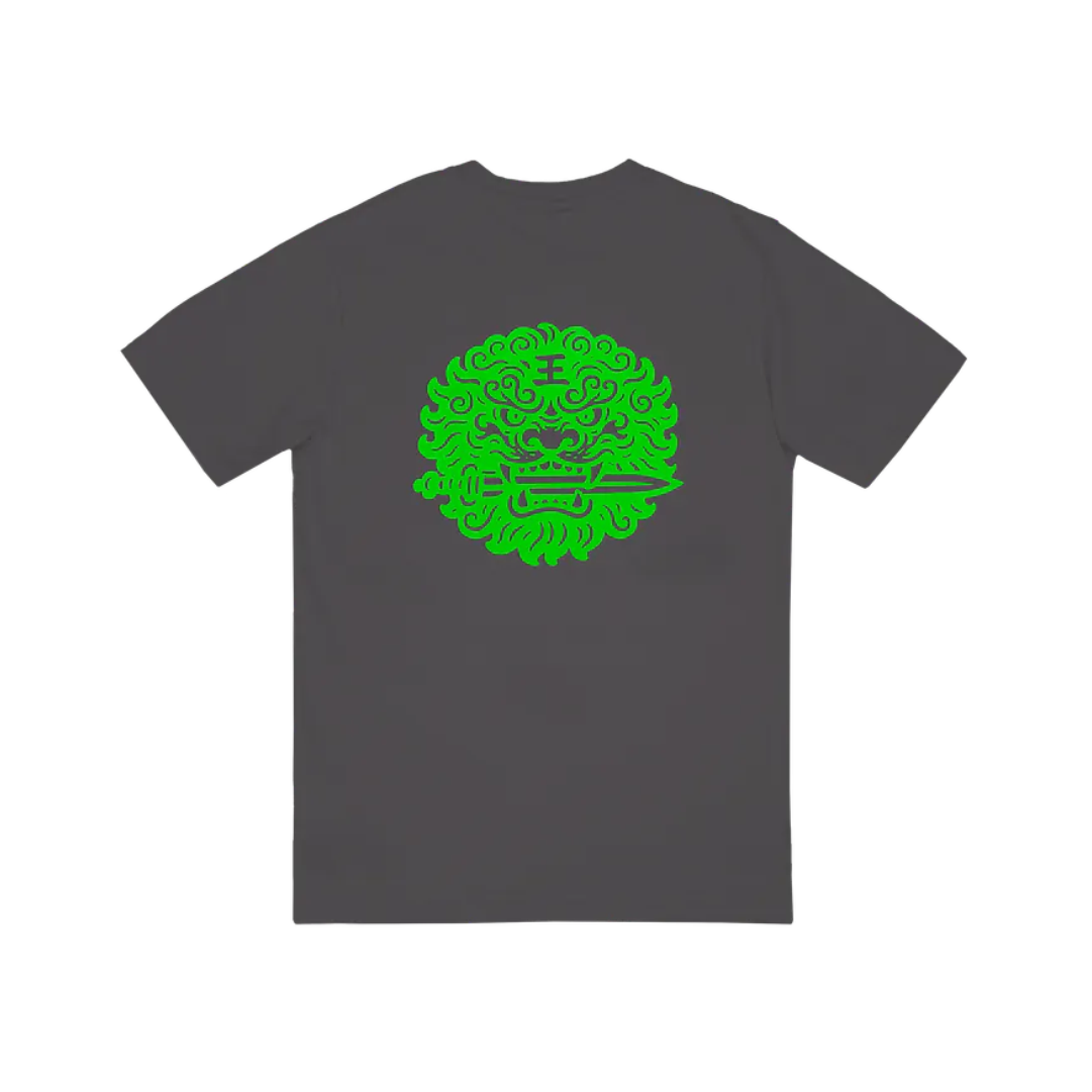 深灰色T-shirt背面大型亮色圖案範例