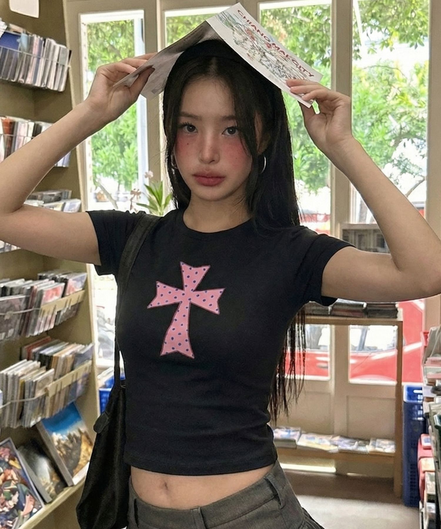 GRAVER DOT 十字印花短袖 T-Shirt 黑色粉紅 Logo G