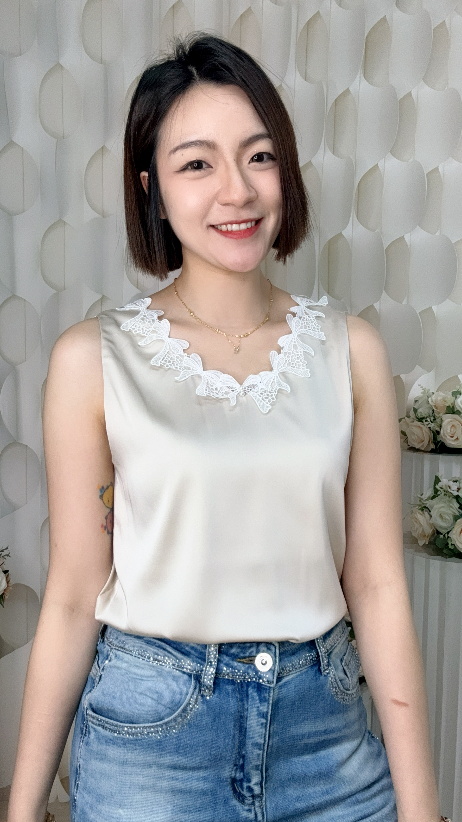 蝴蝶刺綉滑身吊帶上衣 (胸36-40 腰36-42 長22吋) B6159 #0805clo