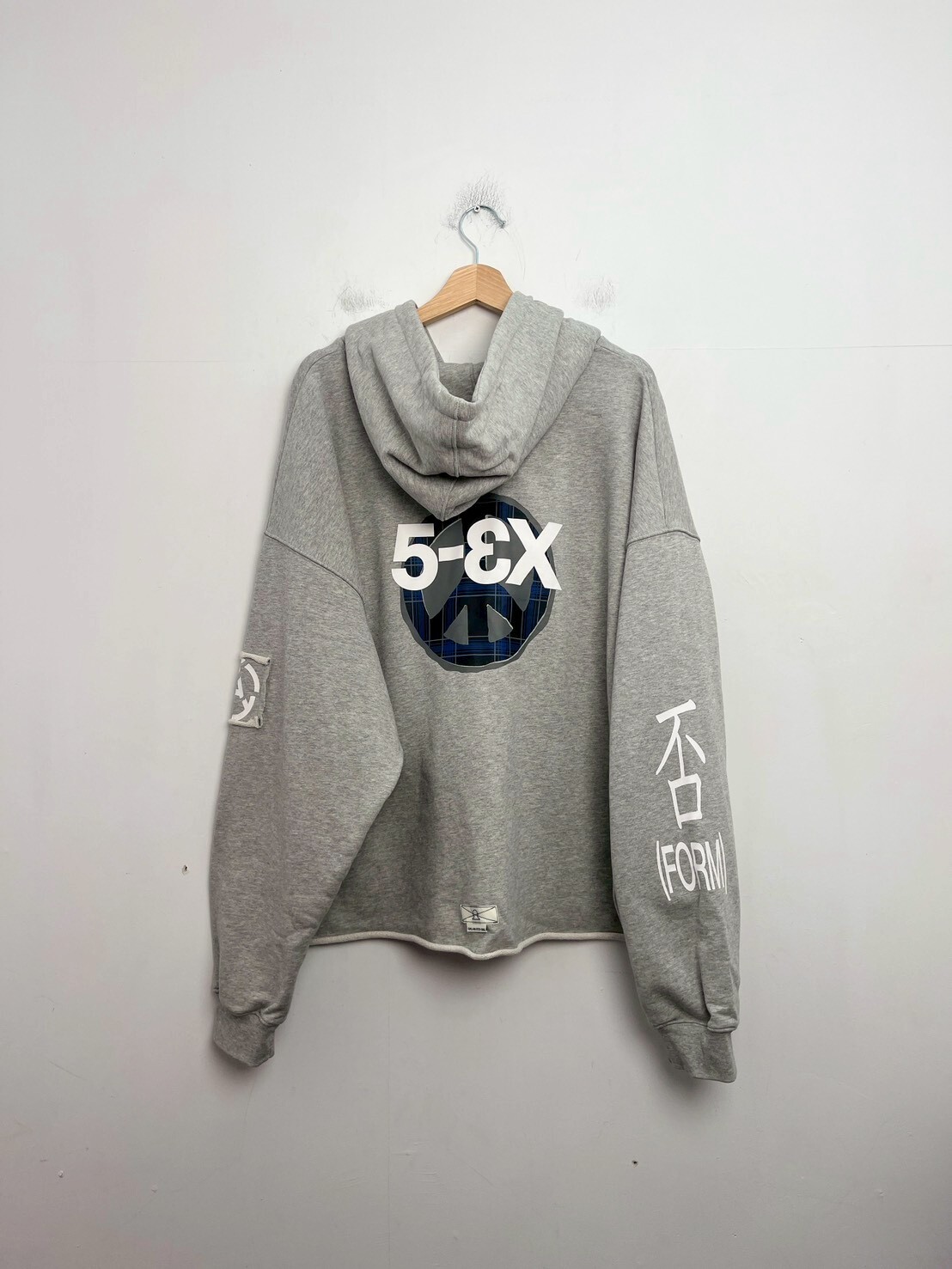 WALL OF SOUND 4:02/“HOOKS” 5-3X Cropped Hoodie GREY SIZE XL