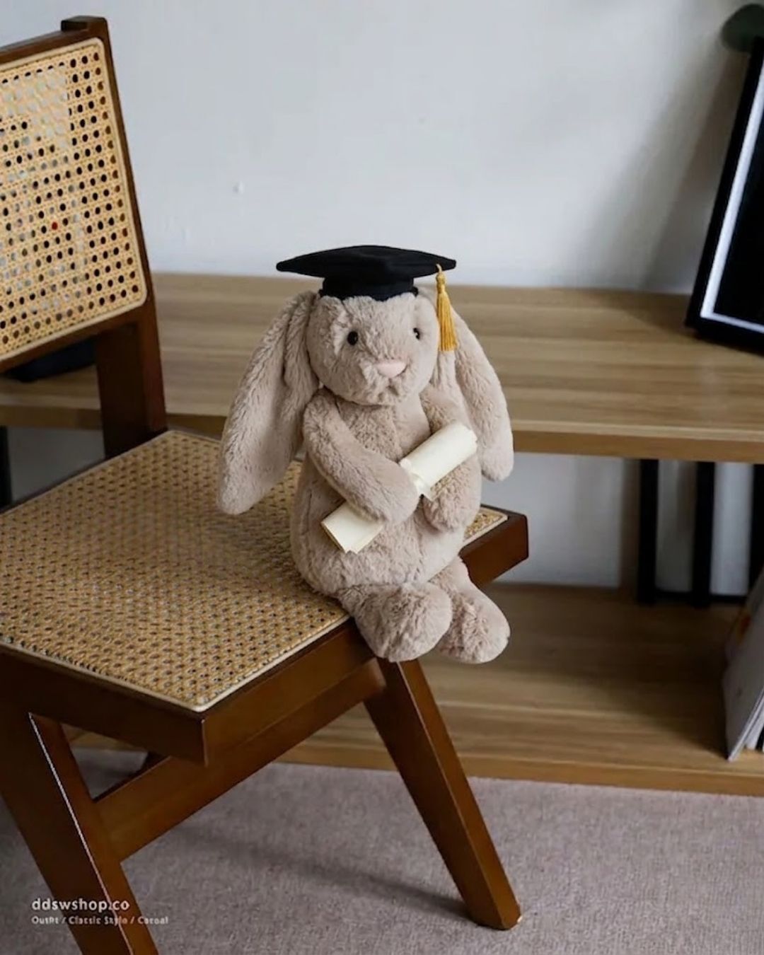 "代購" JELLYCAT 畢業小兔