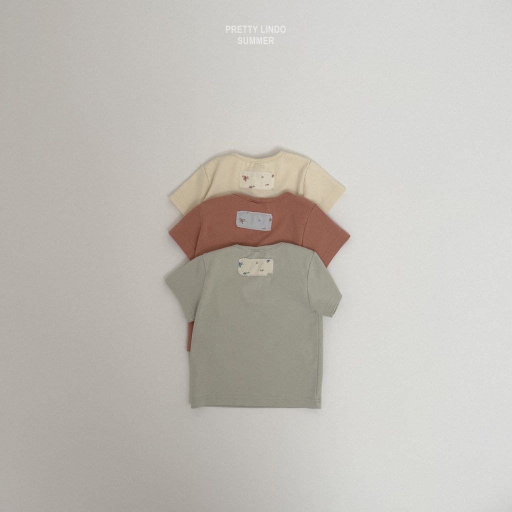 韓國🇰🇷Lindo 背後小碎花貼布三扣上衣(XS-XL)