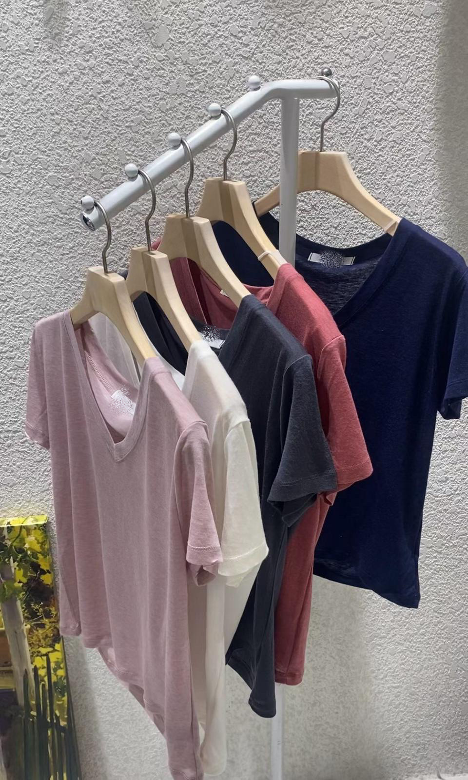 天絲料V領Tee