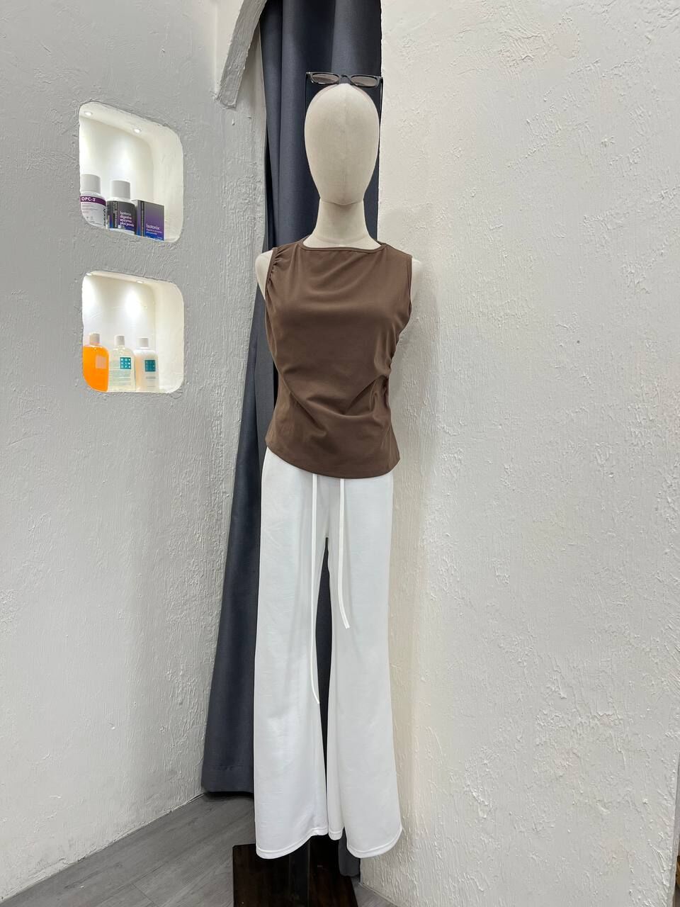 Sleeveless Top Plus 009