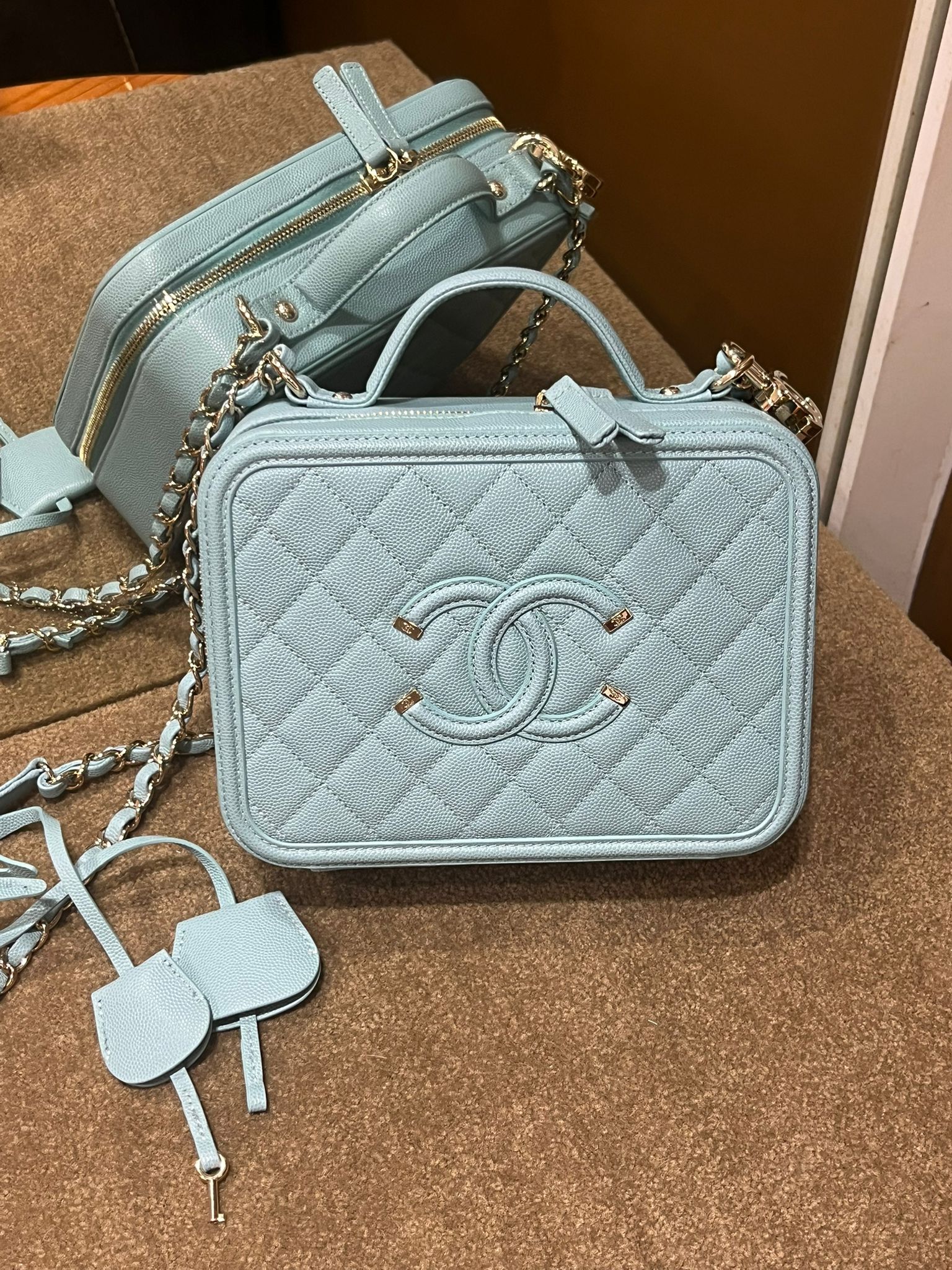 CHANEL CC Filigree Tiffany bleu （二手99%new）