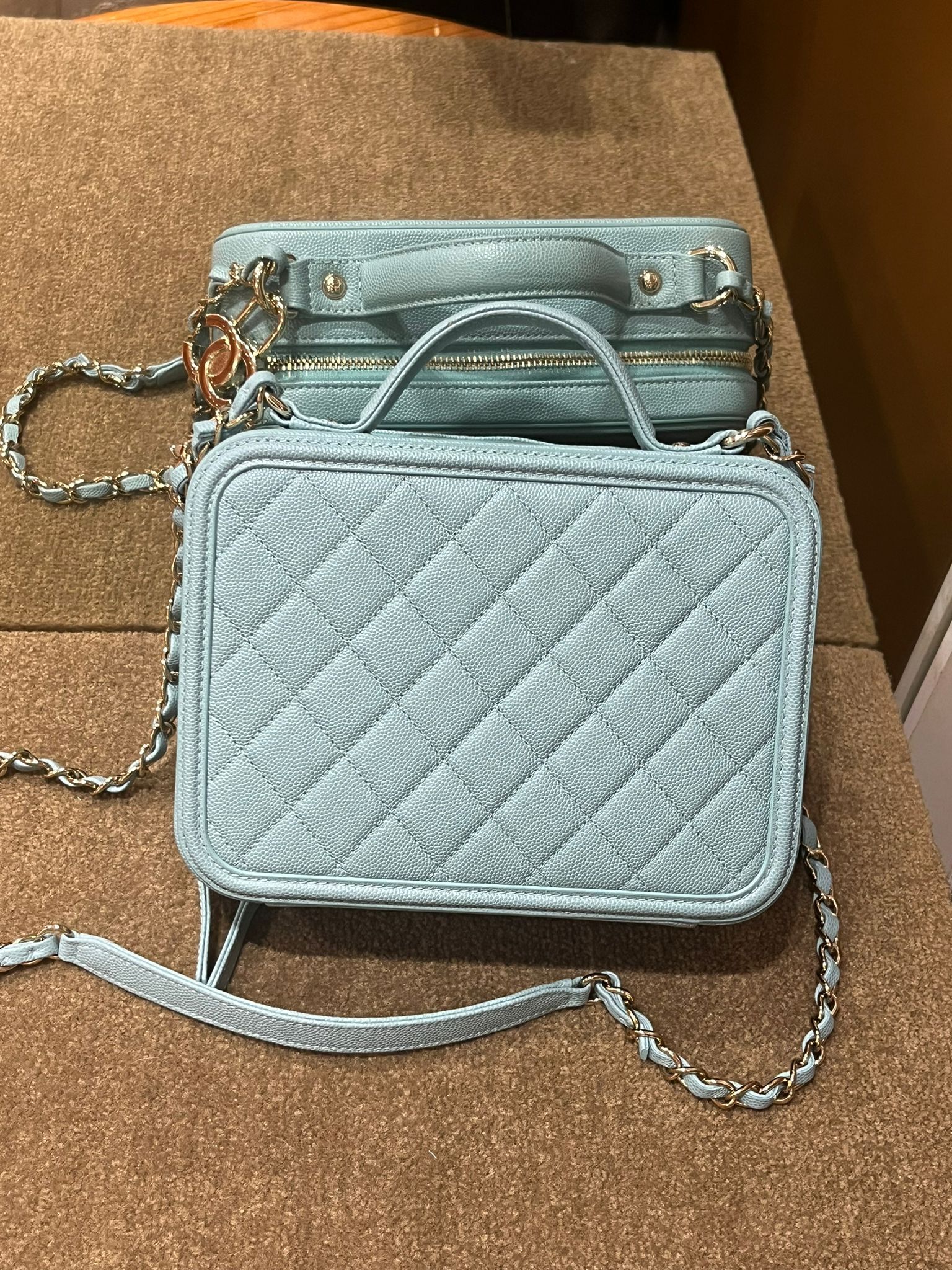CHANEL CC Filigree Tiffany bleu （二手99%new）