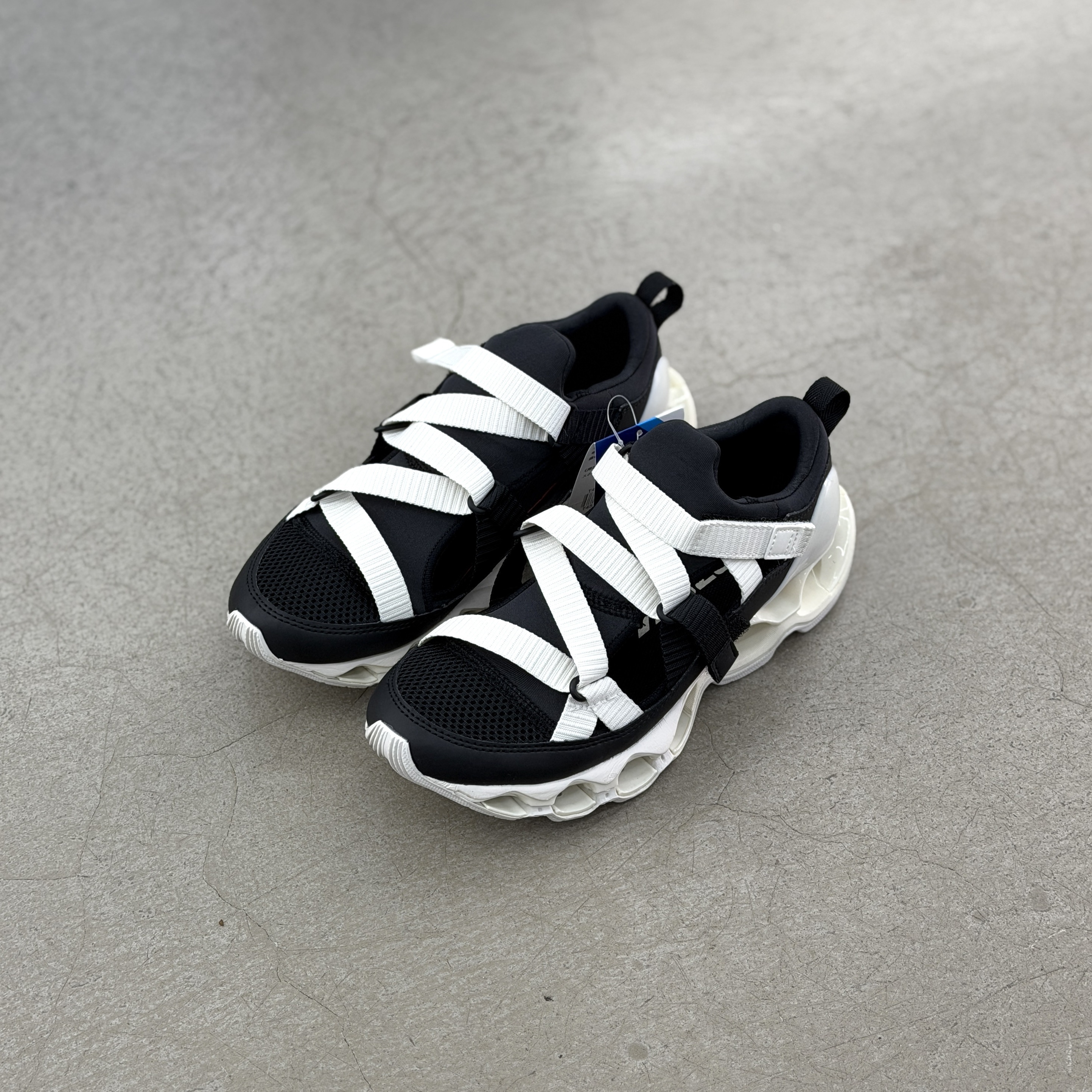 Mizuno Wave Prophecy Strap Black White | D1GA251901