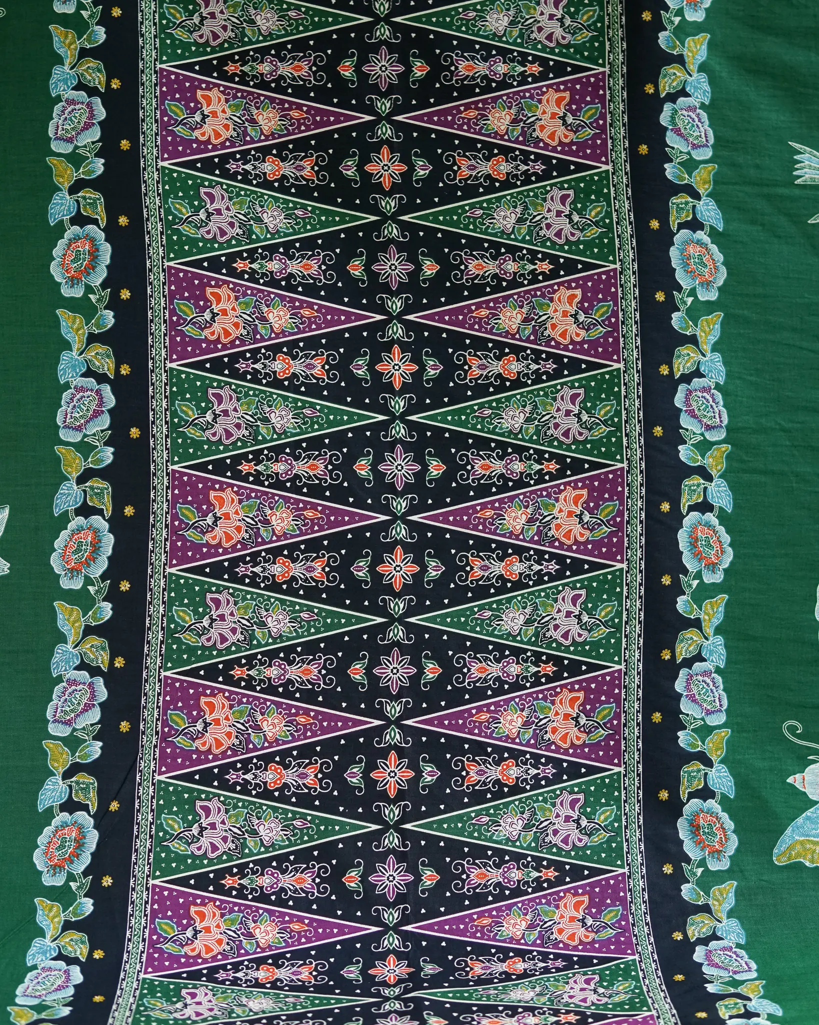 Batik｜New Sarong Batik - Floral and tumpal patterns Green｜Indonesia