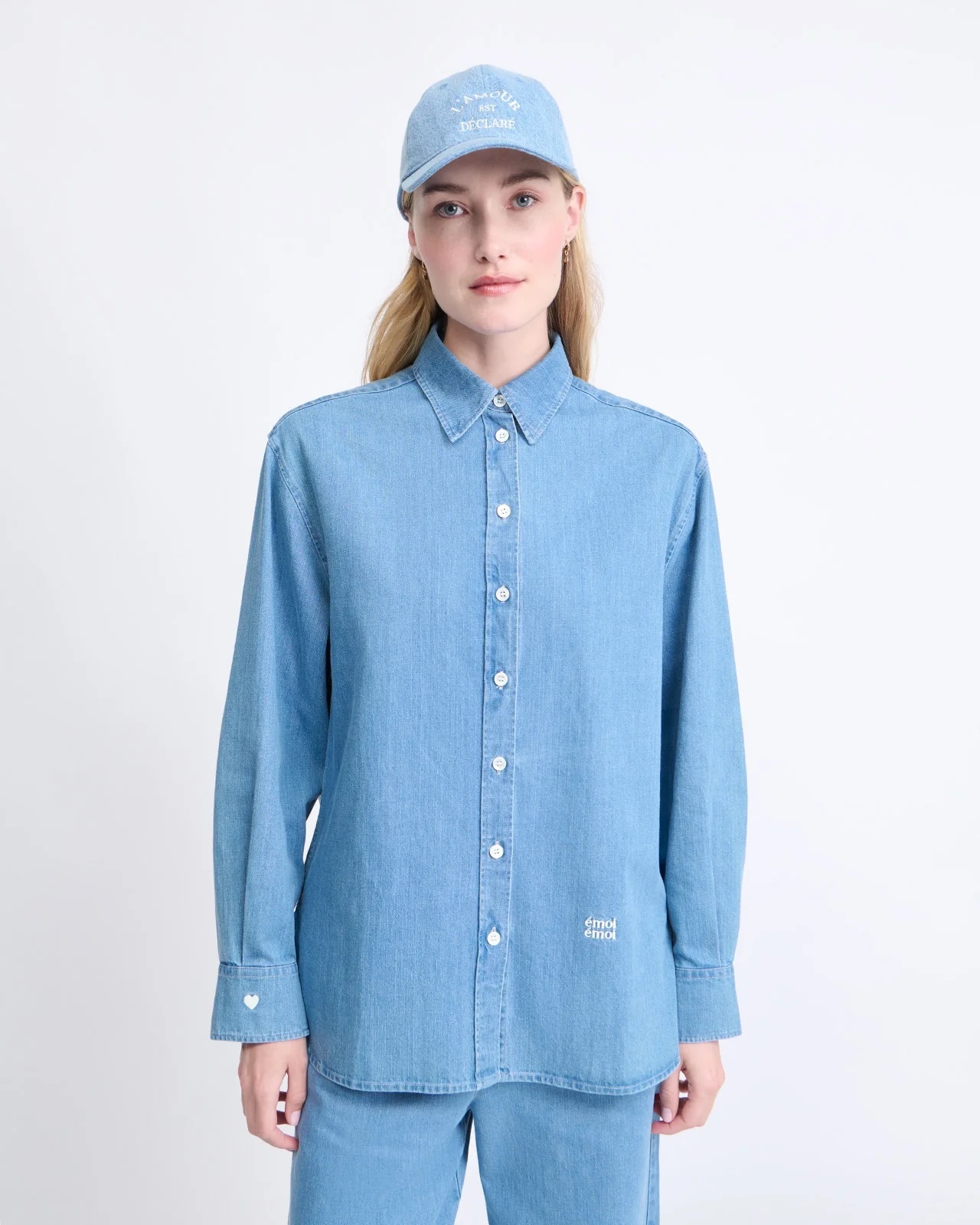 La chemise L'amour est déclaré en coton bio - denim clair | émoi émoi