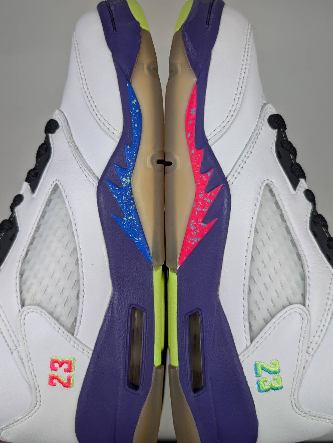 微瑕疵-左右腳鞋底泛黃內外側色差 DB3024-100 5Y Jordan 5 Retro Alternate Bel-Air