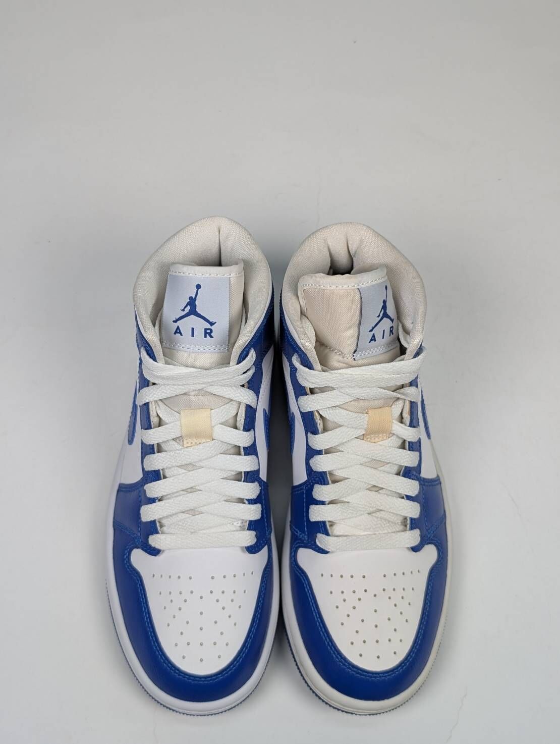 微瑕疵-左右腳中底鞋底鞋帶色差鞋舌環泛黃 BQ6472-104 W6 AIR JORDAN 1 MID WMNS '' KENTUCKY BLUE '' 肯塔基藍 女鞋 男女段