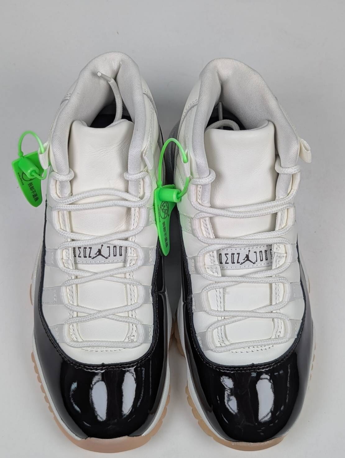 微瑕疵-左右腳中底鞋底鞋面色差 AR0715-101 W6 Air Jordan 11 WMNS "Neapolitan" 黑白 粉底 女鞋 男女段