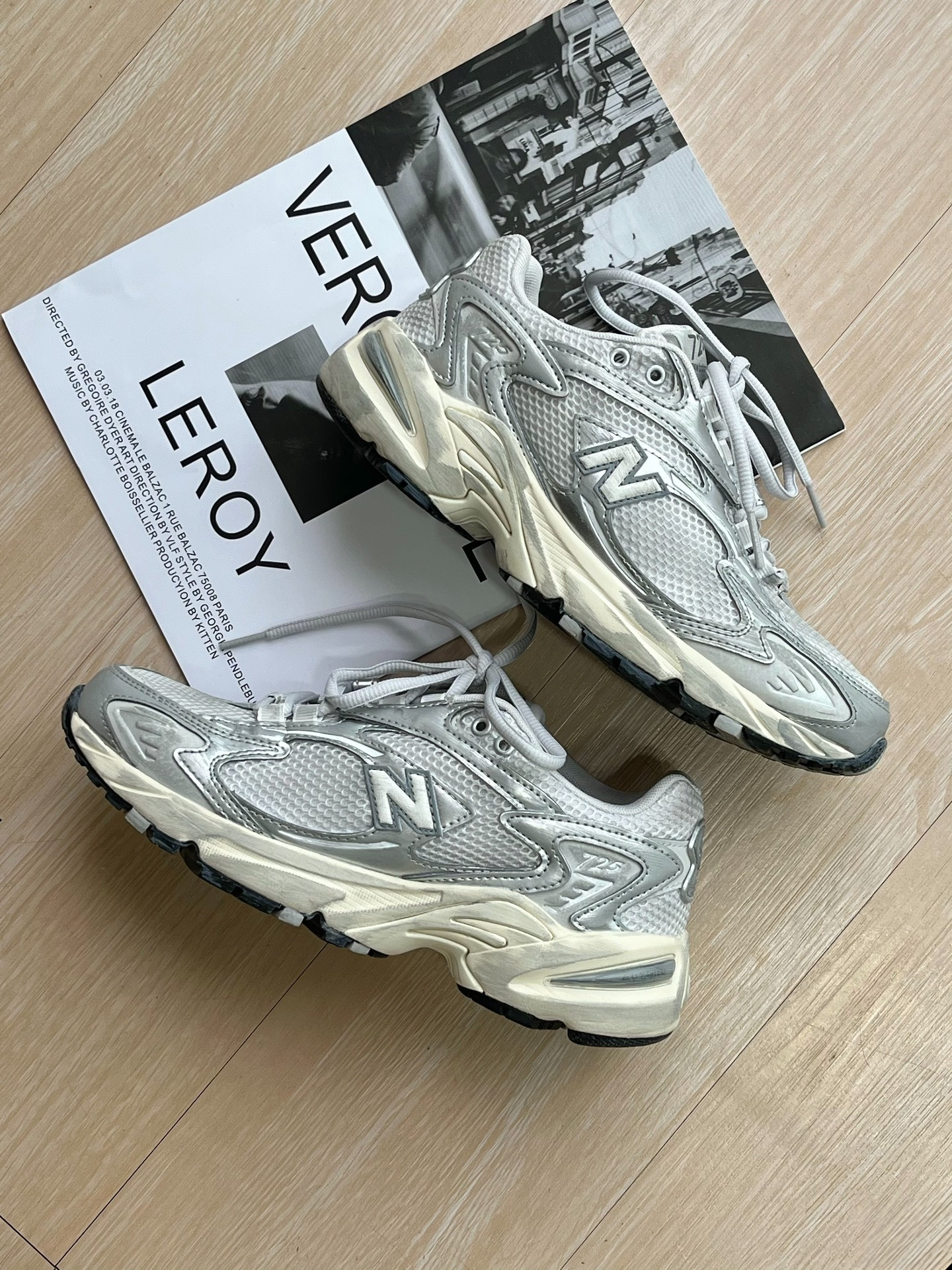 NEW BALANCE 725 水泥銀灰 Y2K 復古造舊