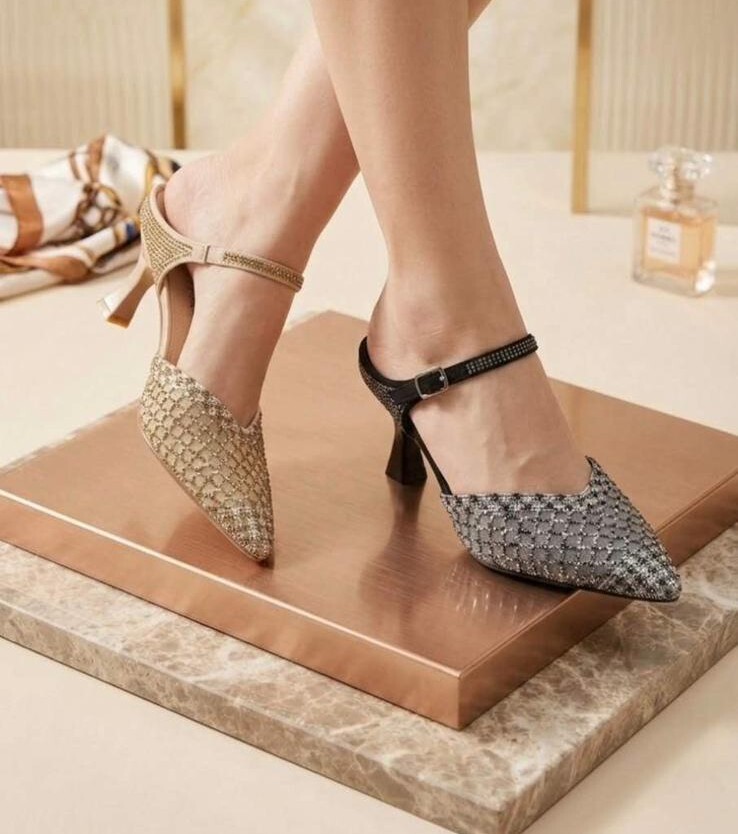 CT39 SIZE:225-245 6.5cm跟 偏小$549 (一口價)
