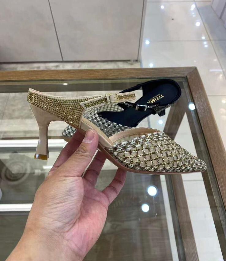 CT39 SIZE:225-245 6.5cm跟 偏小$549 (一口價)
