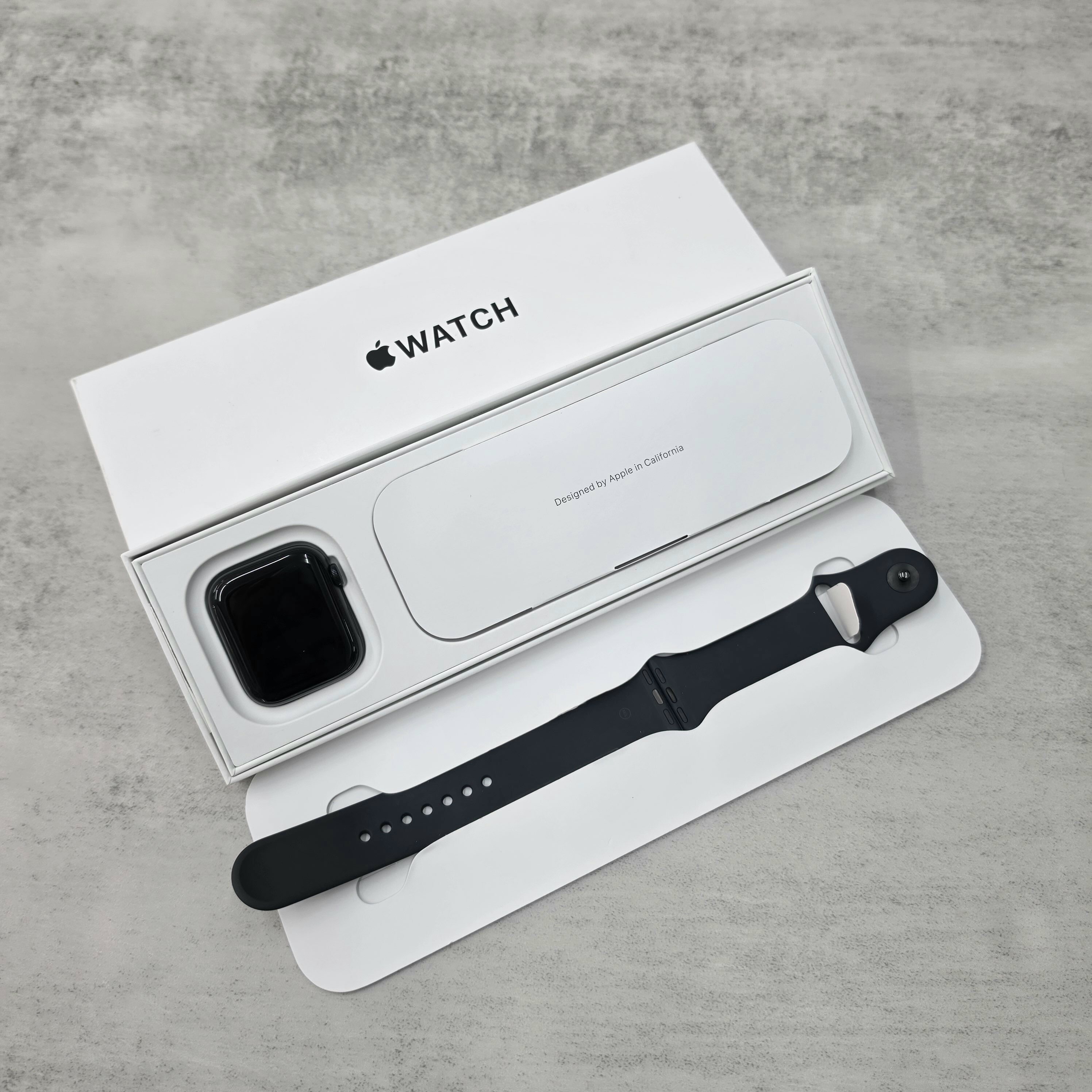 二手良品｜Apple Watch SE 第 3 代｜44mm｜GPS｜午夜色｜原廠保固至 2027/04/17