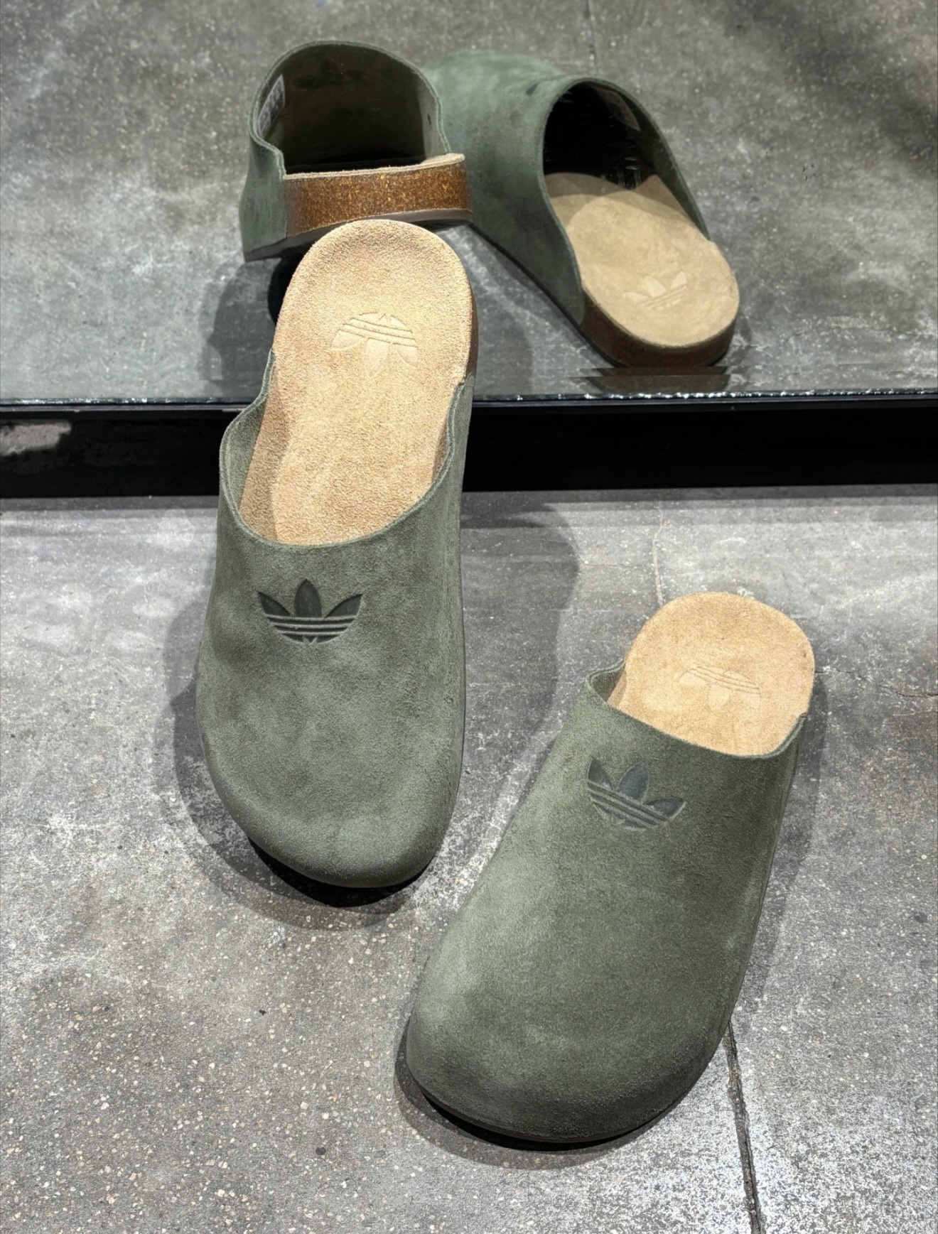 Adidas Adimule OLIVE｜勃肯 麂皮懶人鞋・ MULE拖鞋 橄欖綠 ih6907