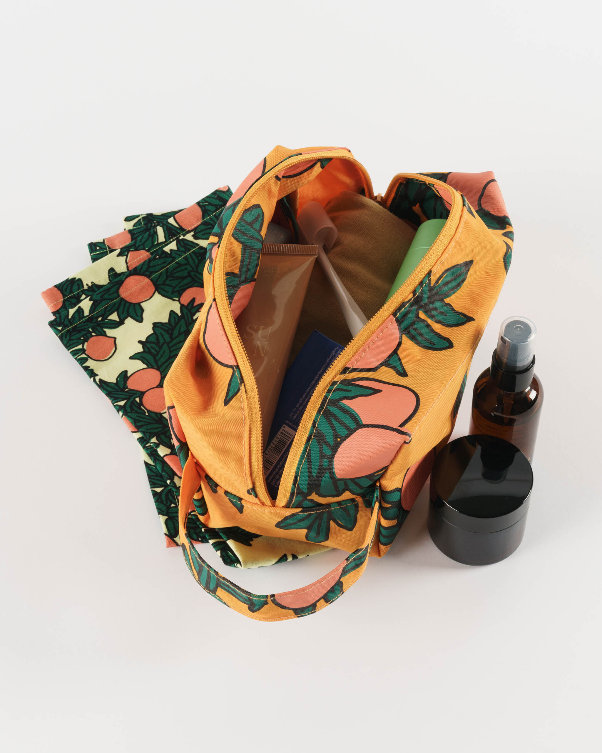 Dopp Kit - Orange Tree｜BAGGU