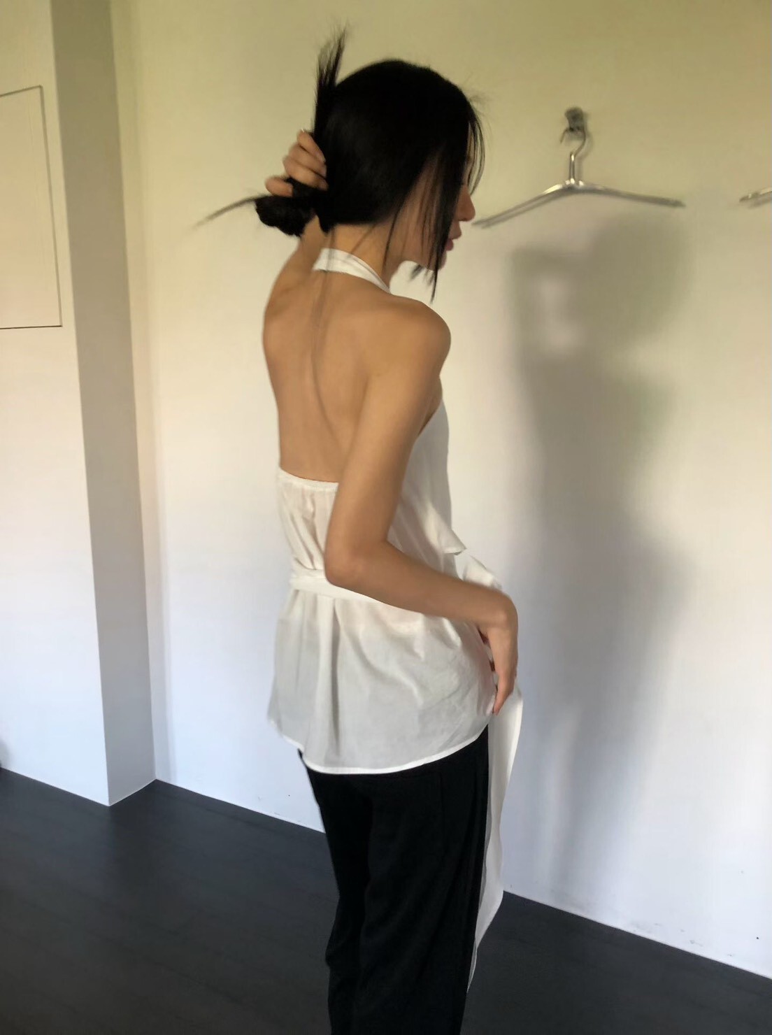 繞頸綁腰露背背心
