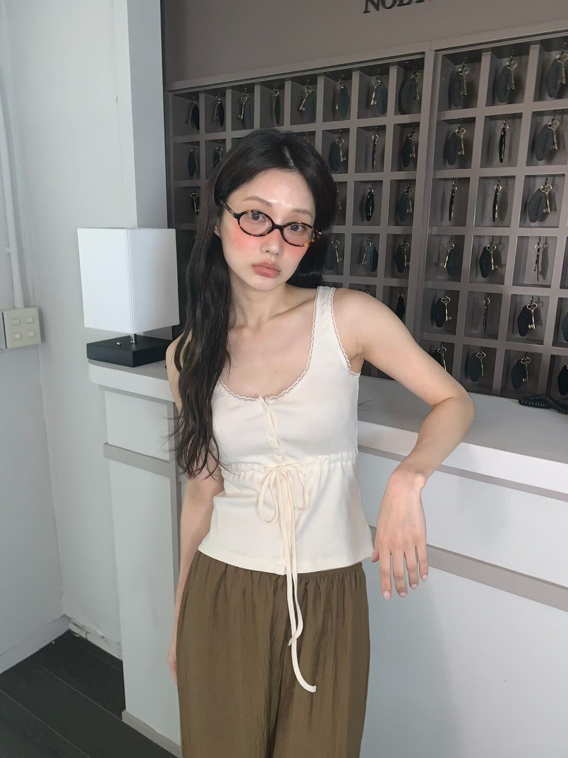 低領綁帶背心