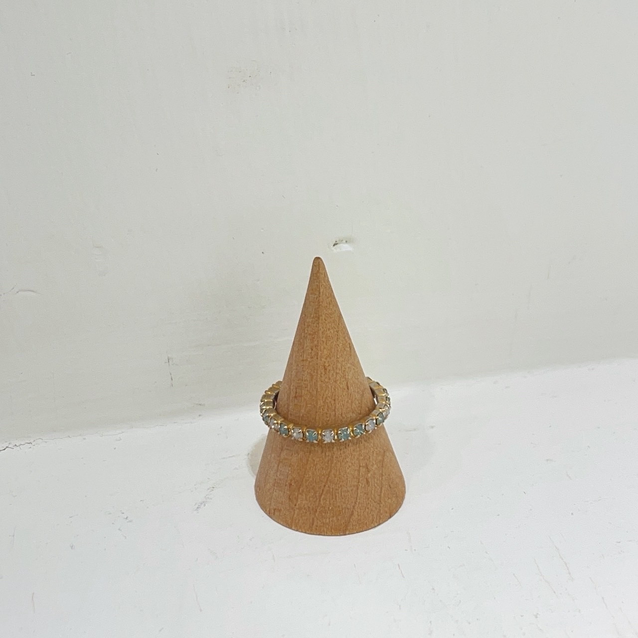 雙色寶石戒飾