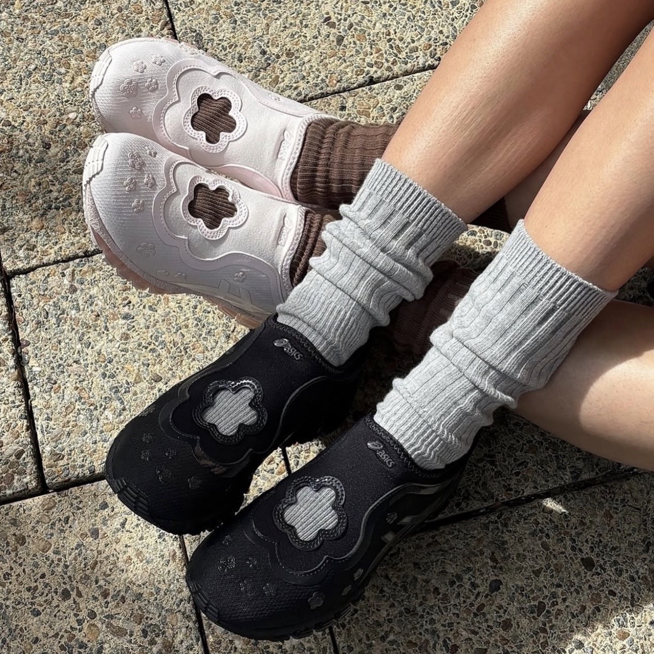 ASICS x CECILIE BAHNSEN GEL-QUANTUM 360 簍空小花 跑步鞋 男女同款 1203A813-001黑/1203A813-701粉