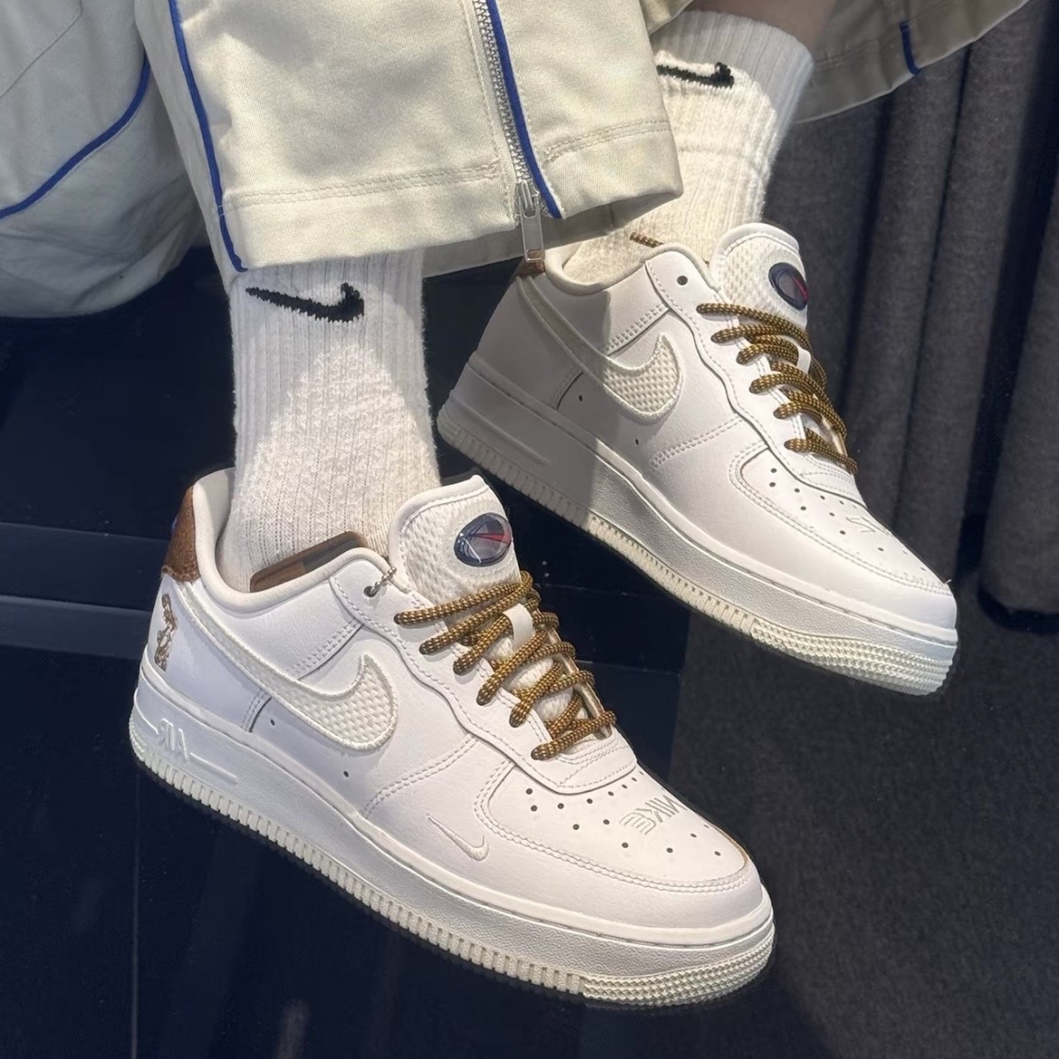 NIKE AIR FORCE 1 白棕 勝利女神 紀念款 休閒鞋 女鞋 HF5716-111