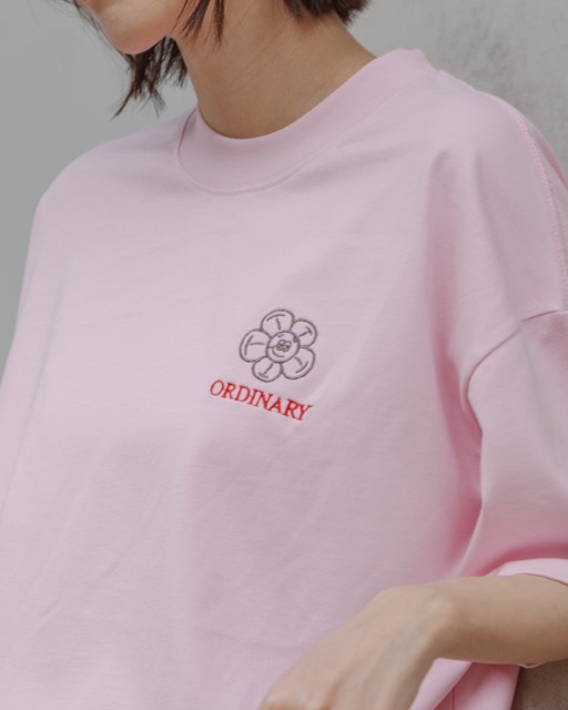 Ordinary 電繡花朵塗鴉短 Tee