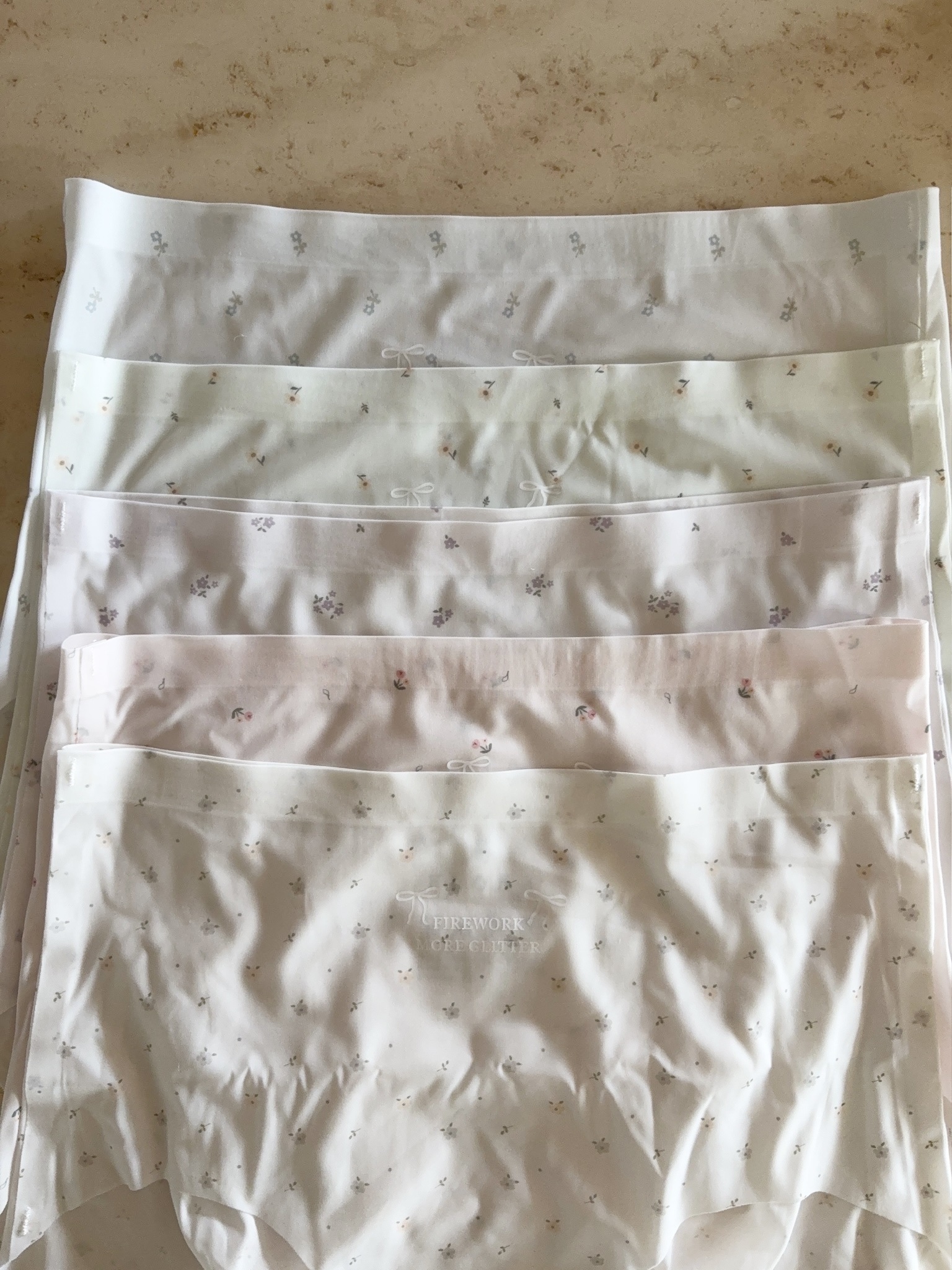 M72/ 冰絲感內褲組 (5件入)