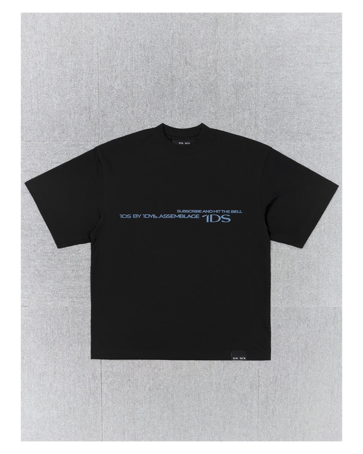 1dyLL｜1DS 26 Logo Boxy Tee (Black)