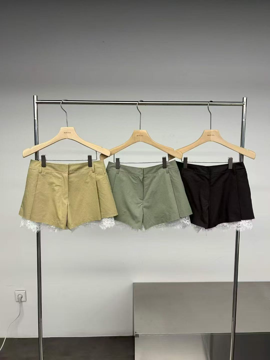 BE2607 Pleated Skirt Short
