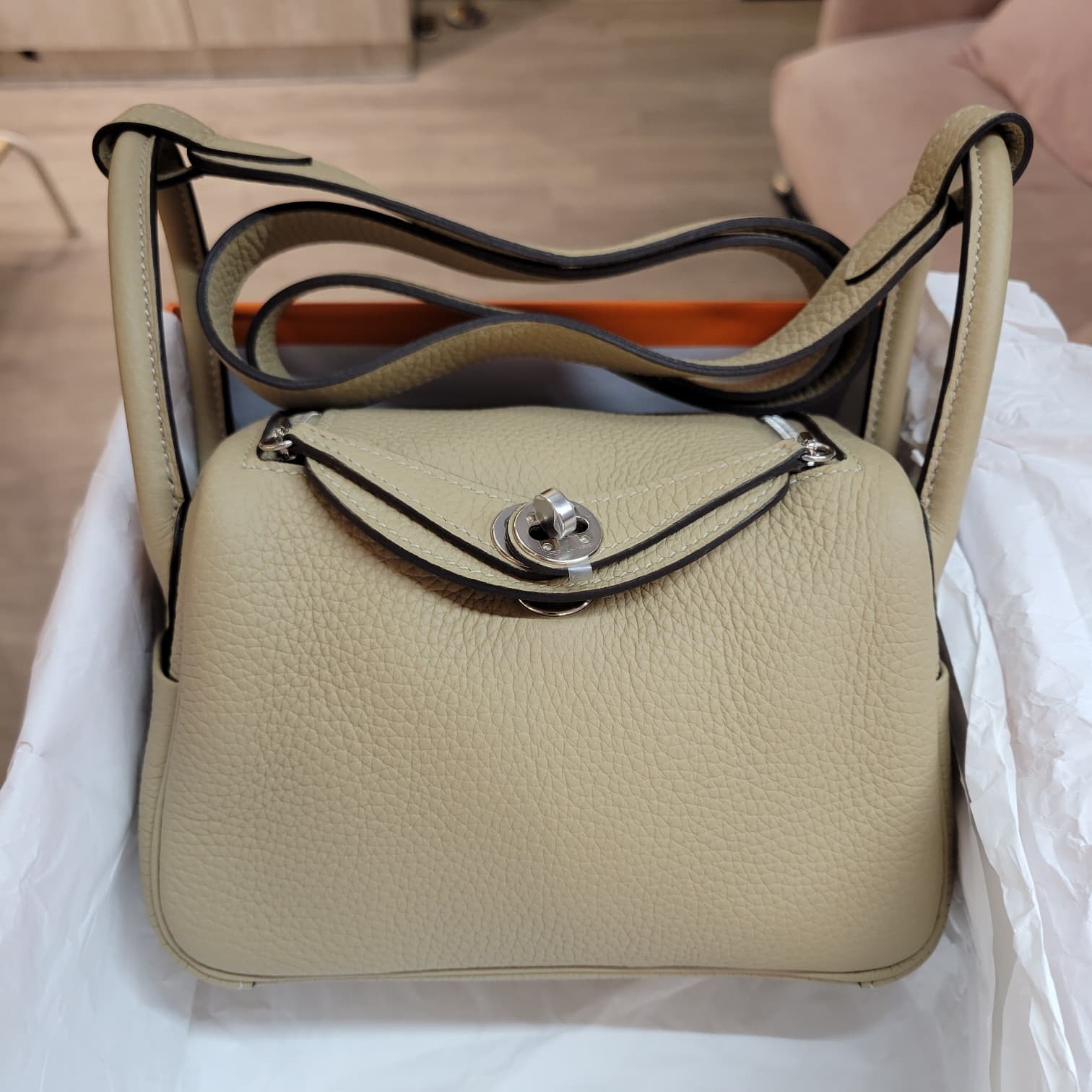 99%NEW/UNUSED Hermes mini Lindy S2 trench/81 gris tourterelle CK 風衣灰拼班鳩灰 銀扣