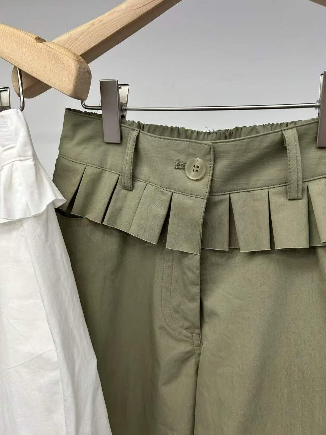 BE2612 Pleated incision PT