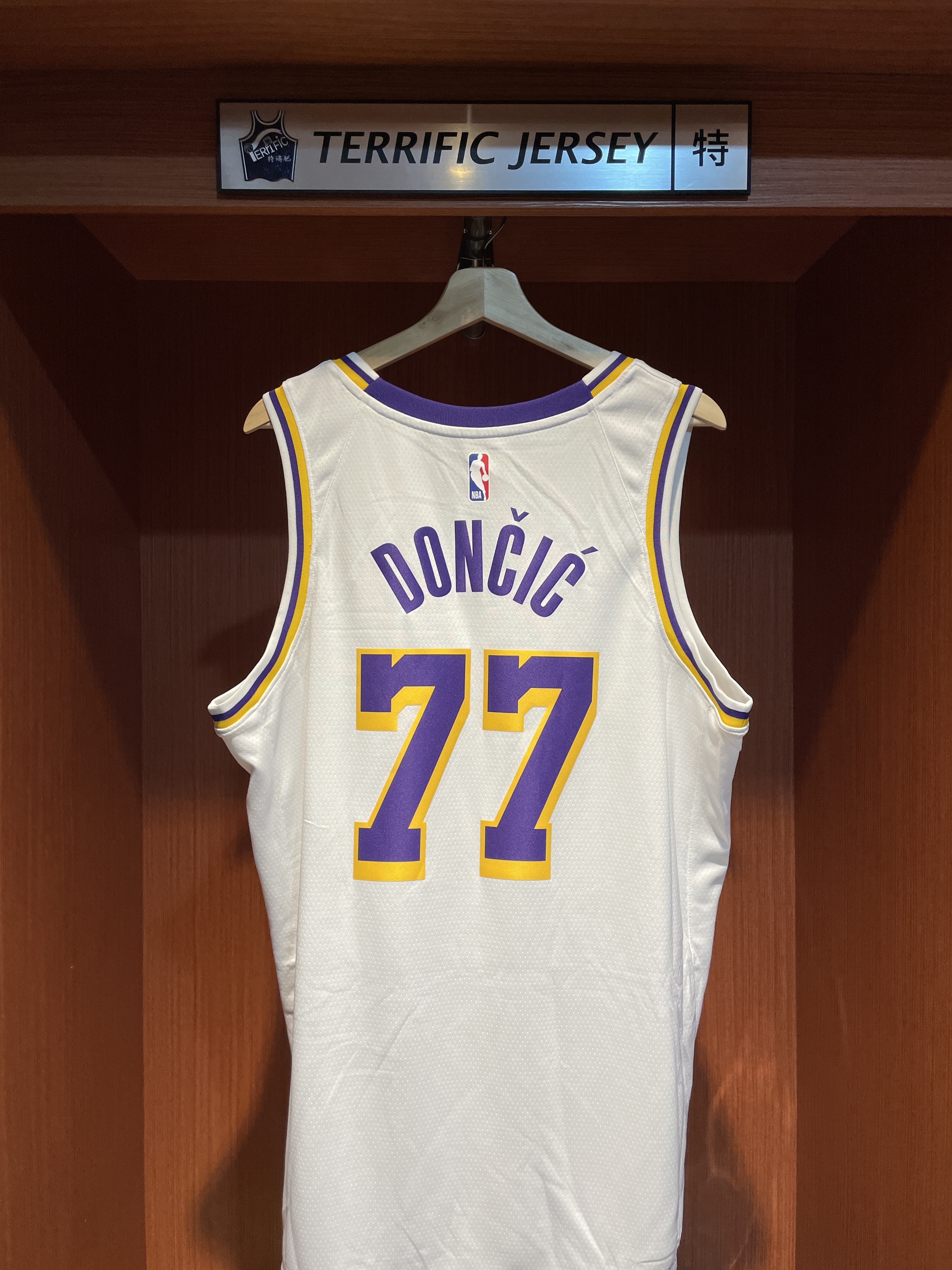 NBA球衣 Luka Doncic 洛杉磯湖人白 Association Nike Swingman 球迷版 熱轉印 全新