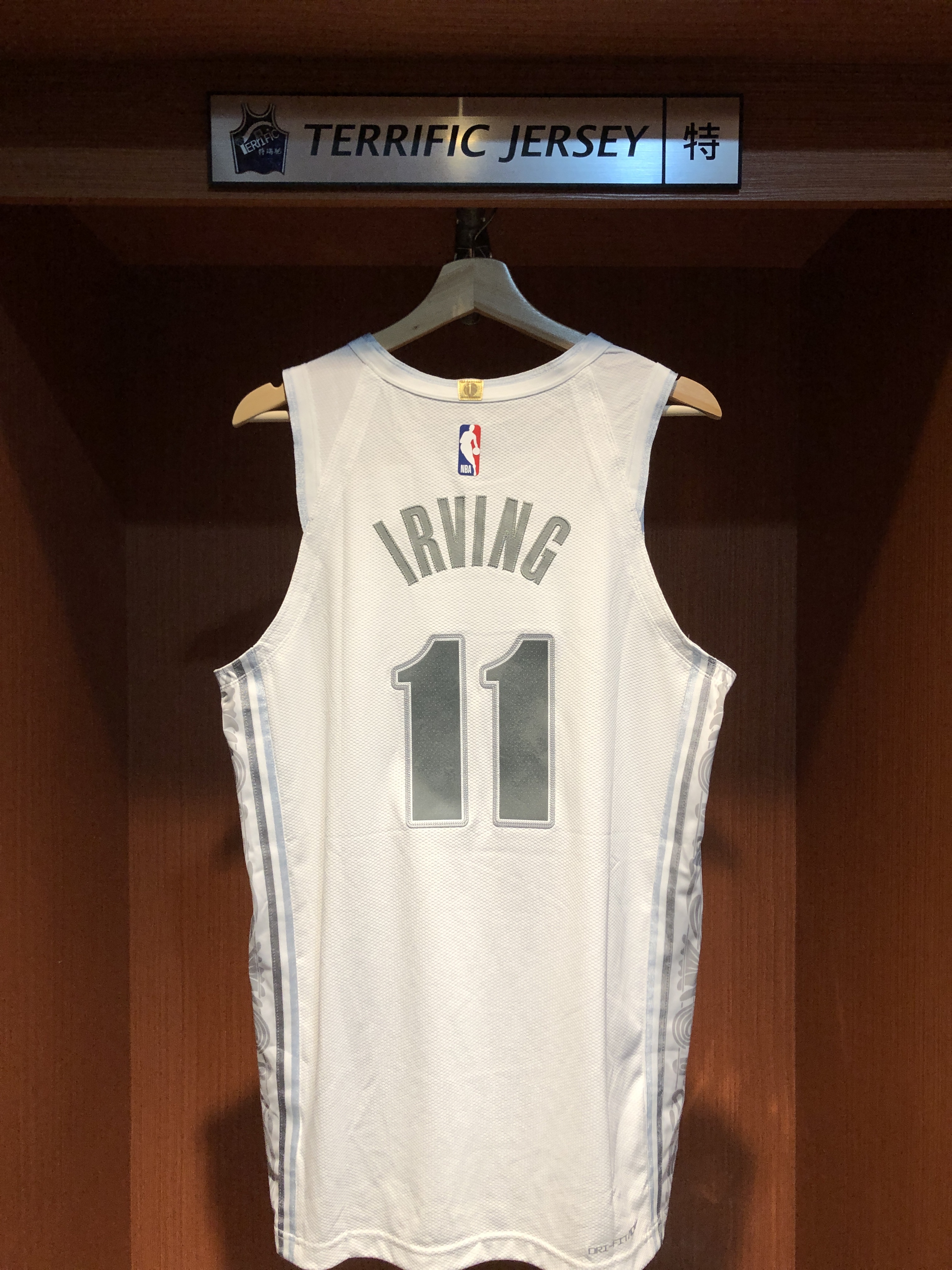 NBA球衣 Kyrie Irving 達拉斯小牛城市 City Nike Authentic 球員版 電繡 含贊助商標 全新