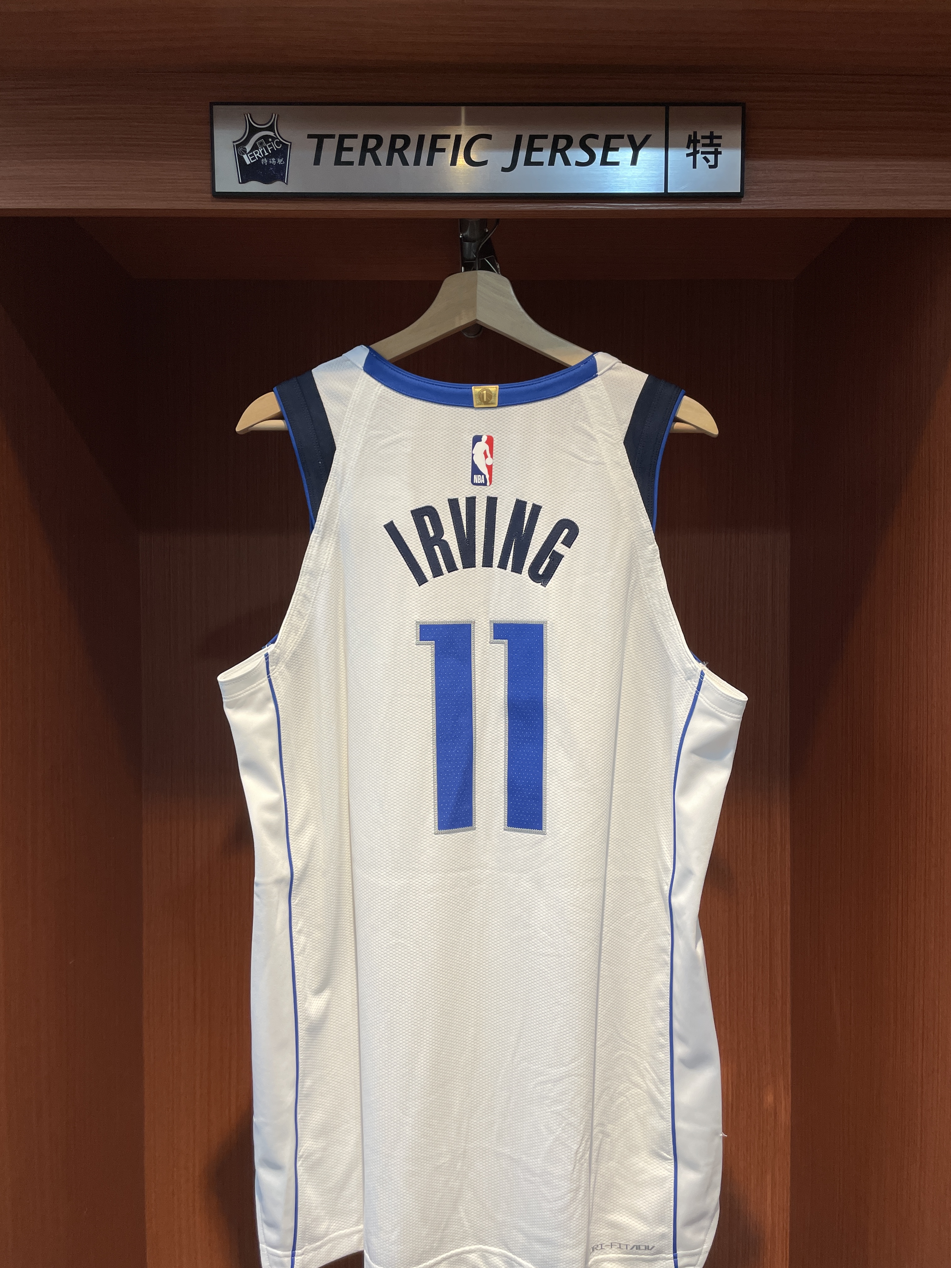 NBA球衣 Kyrie Irving 達拉斯小牛白 Association Nike Authentic 球員版 電繡 含贊助商標 全新