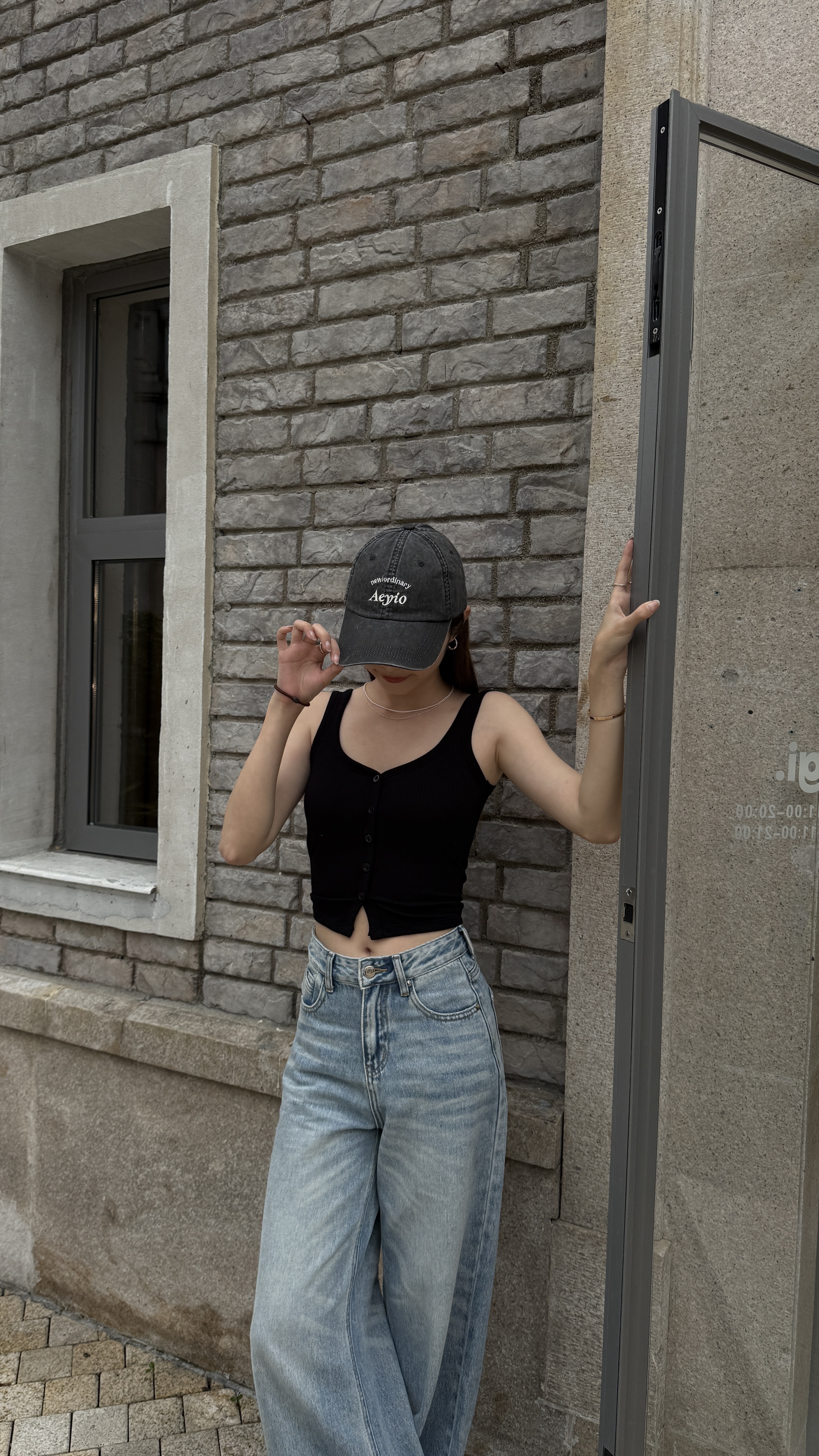 無袖排釦下開衩bra top（ 3 colors )